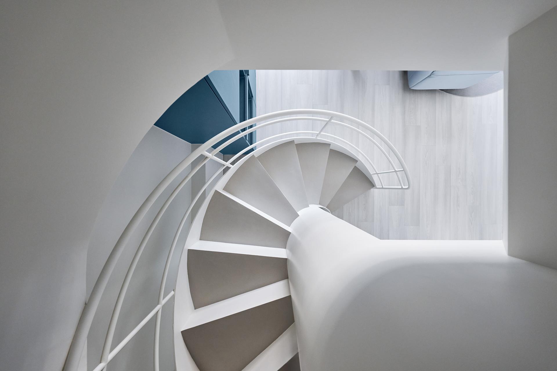 London Design Awards Winner - Azure Resonance
