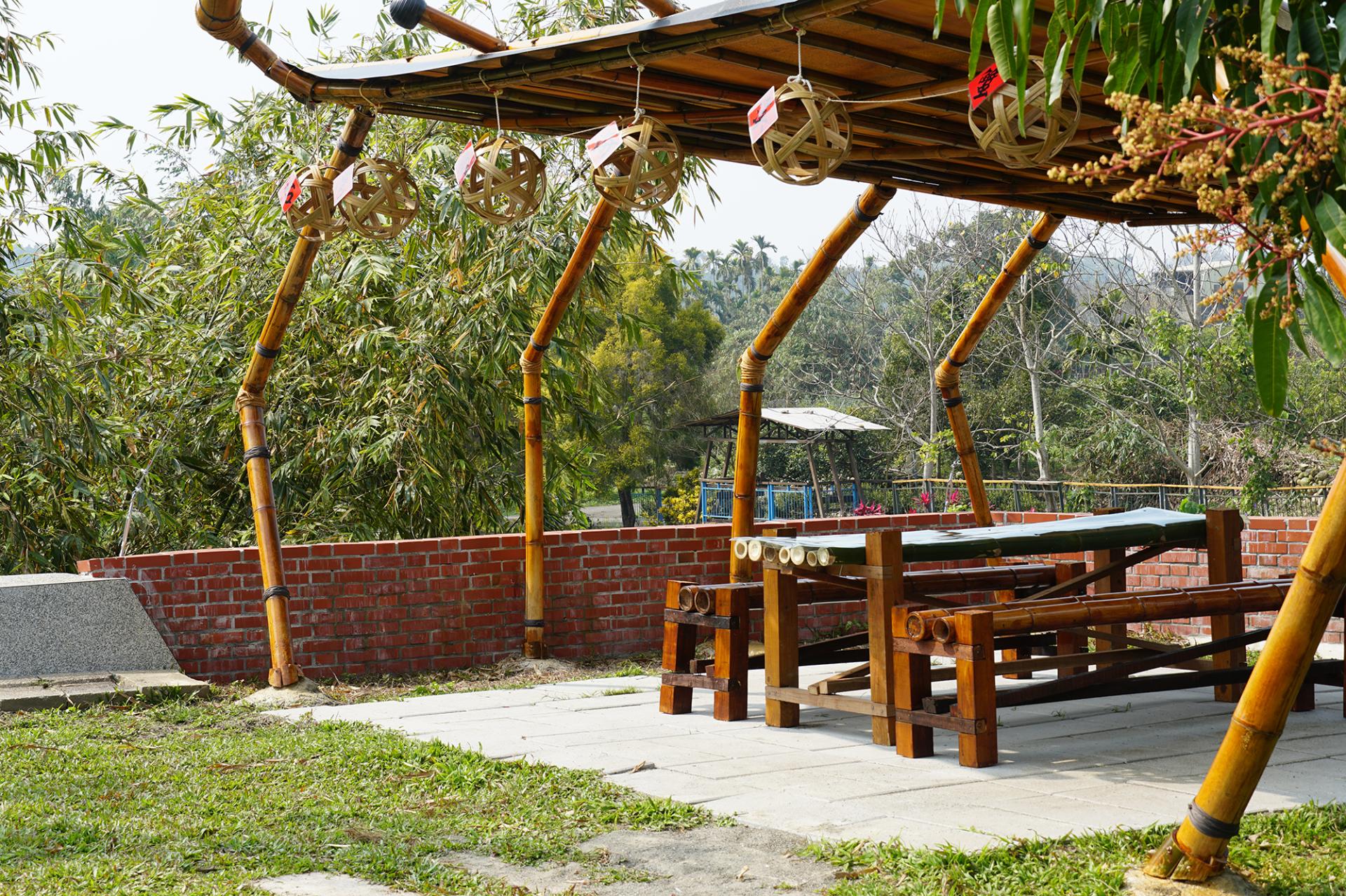 London Design Awards Winner - Bamboo Crab Art Pavilion