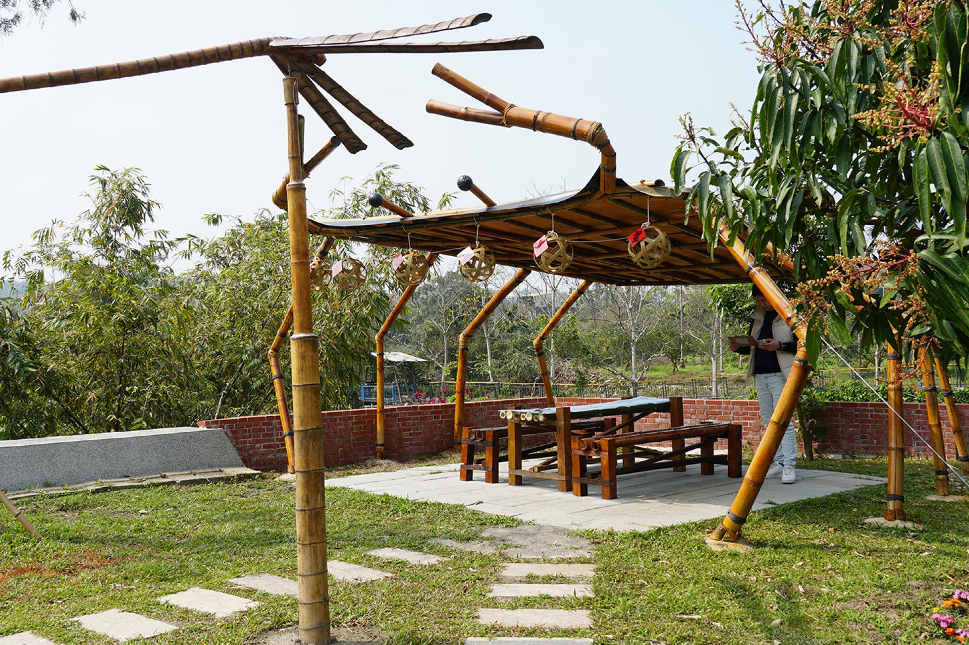 London Design Awards Winner - Bamboo Crab Art Pavilion