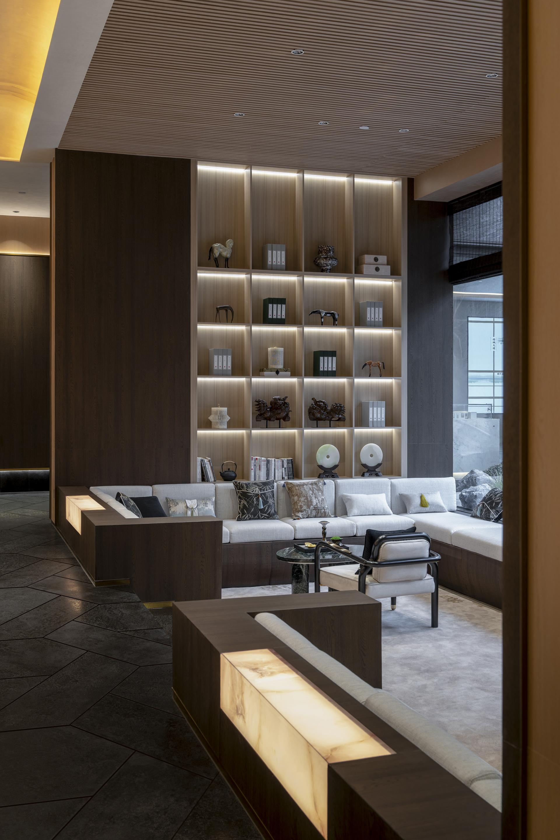 London Design Awards Winner - JIANG YUE CHEN LU