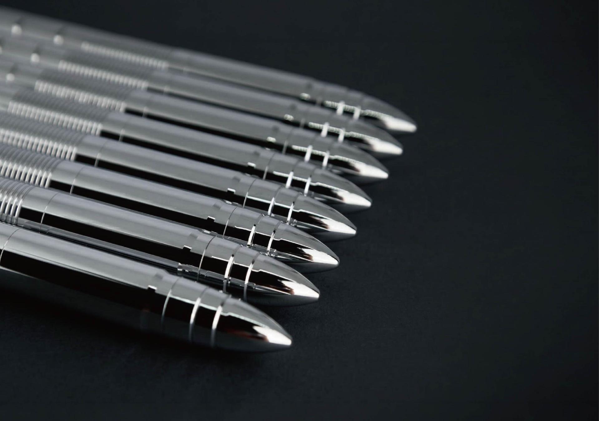 London Design Awards Winner - MAGNUS LIFE Revolver Cigar Set
