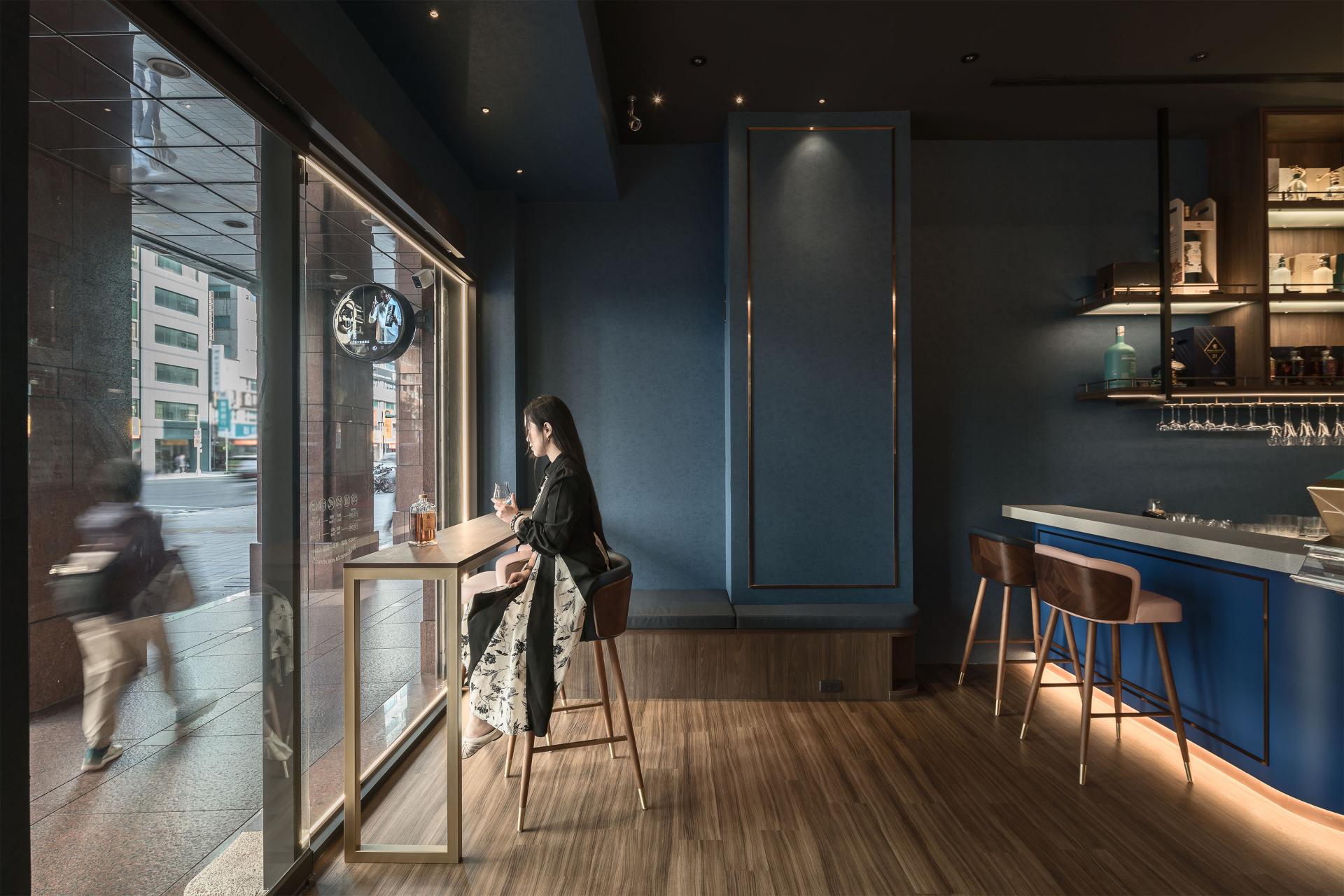 London Design Awards Winner - Liquor Explorer | Hybrid Commercial Space