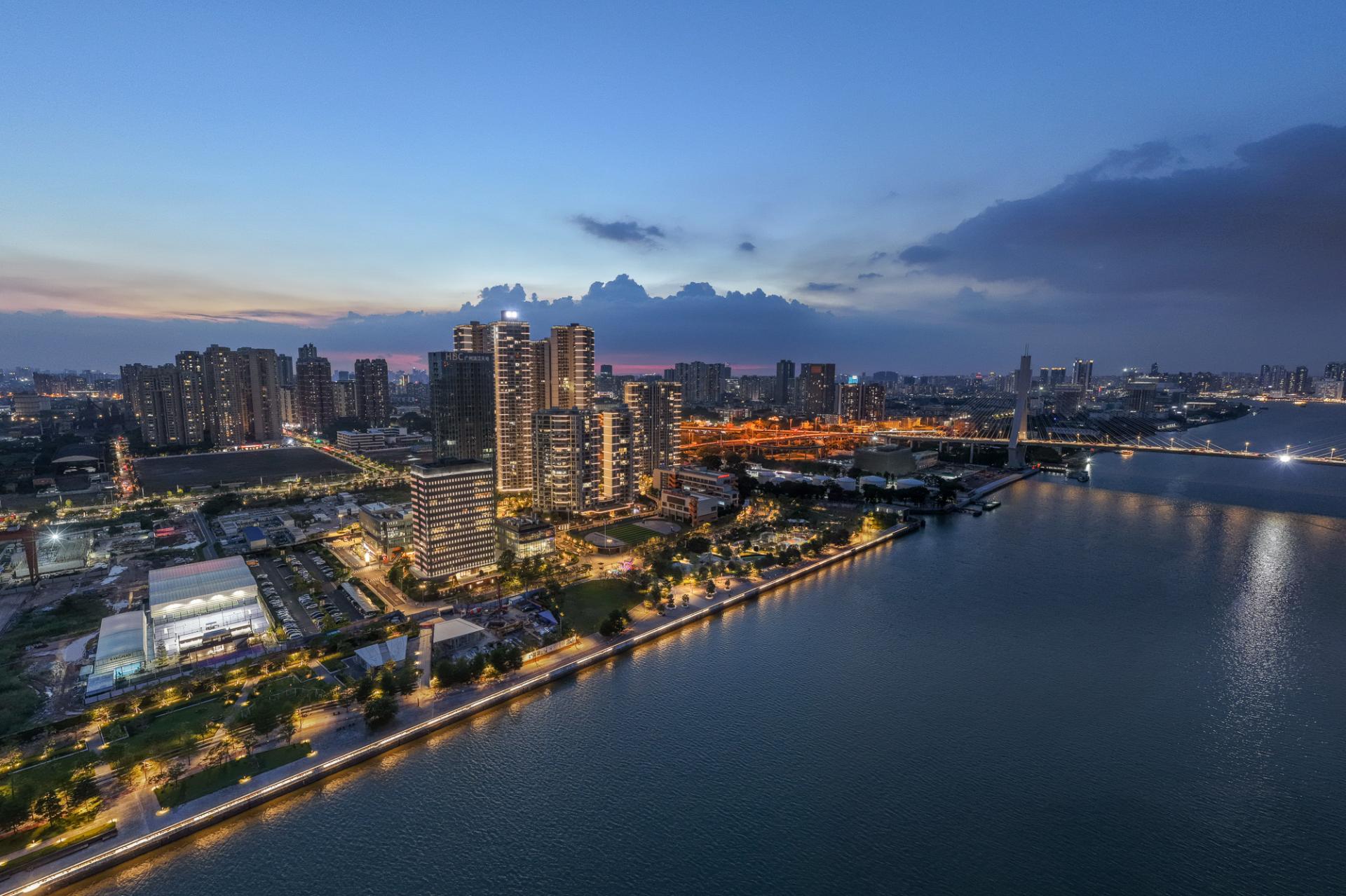 London Design Awards Winner - GUANGZHOU HARBOURCITY