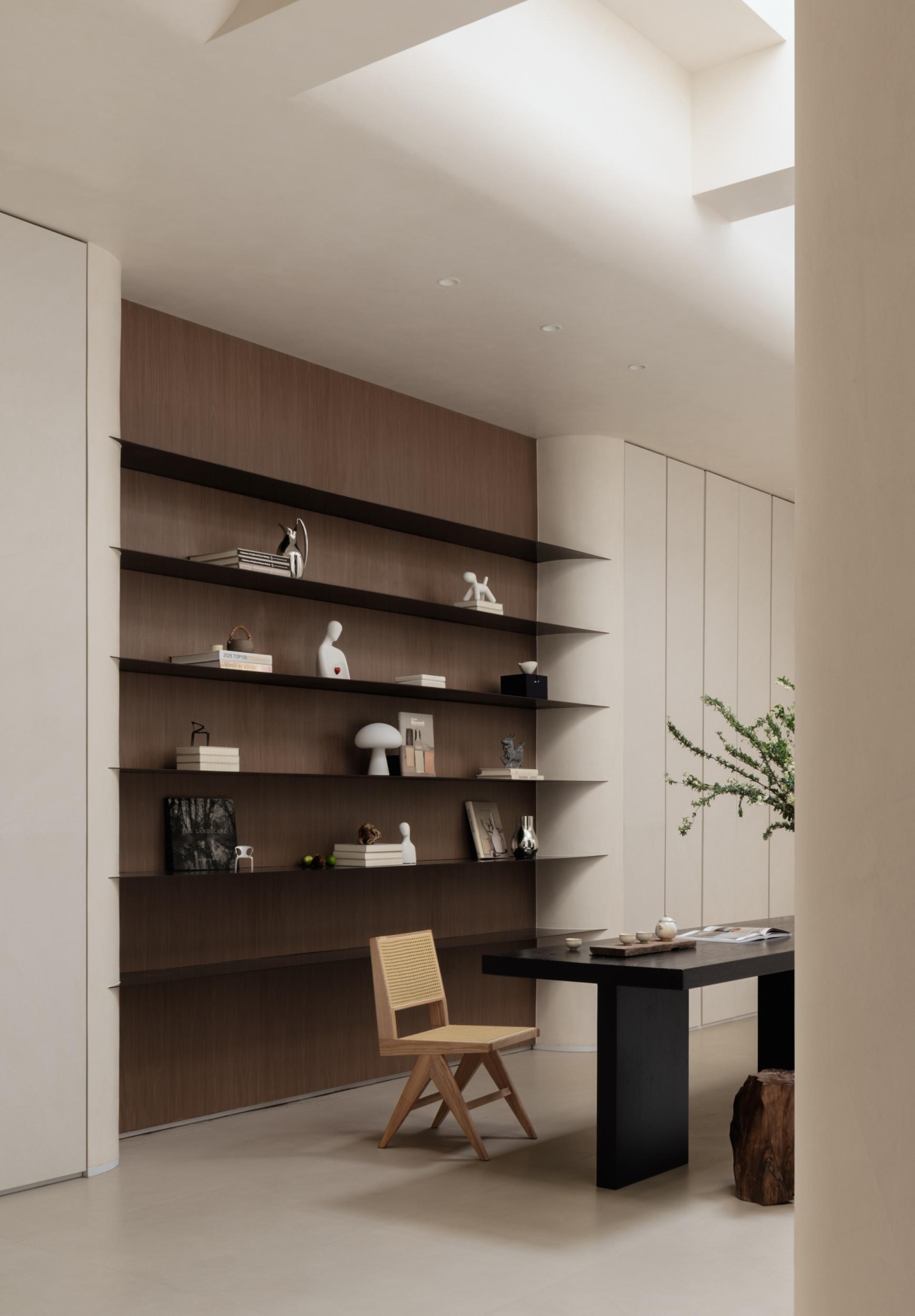London Design Awards Winner - Natural Flow Minimalism