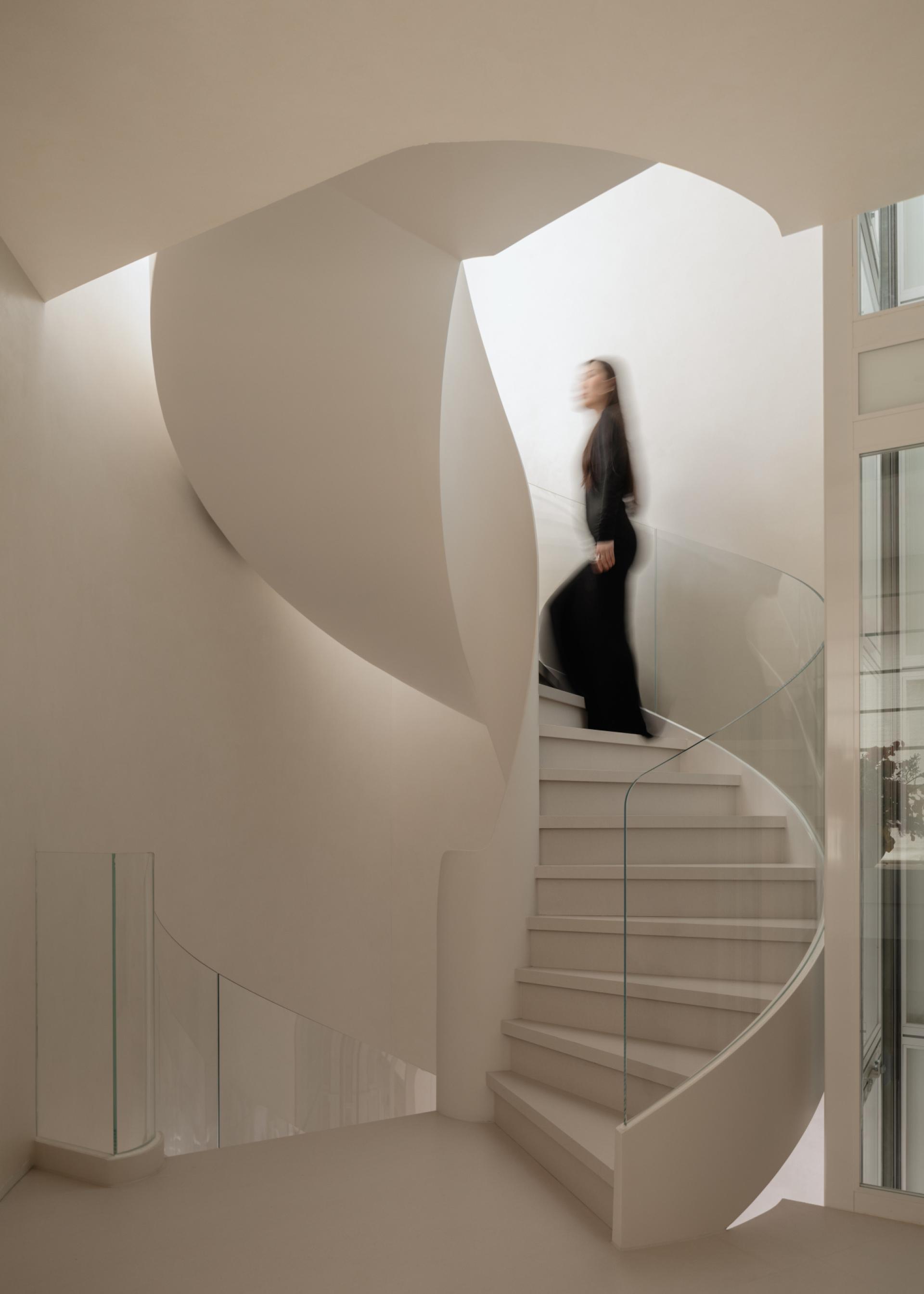 London Design Awards Winner - Natural Flow Minimalism