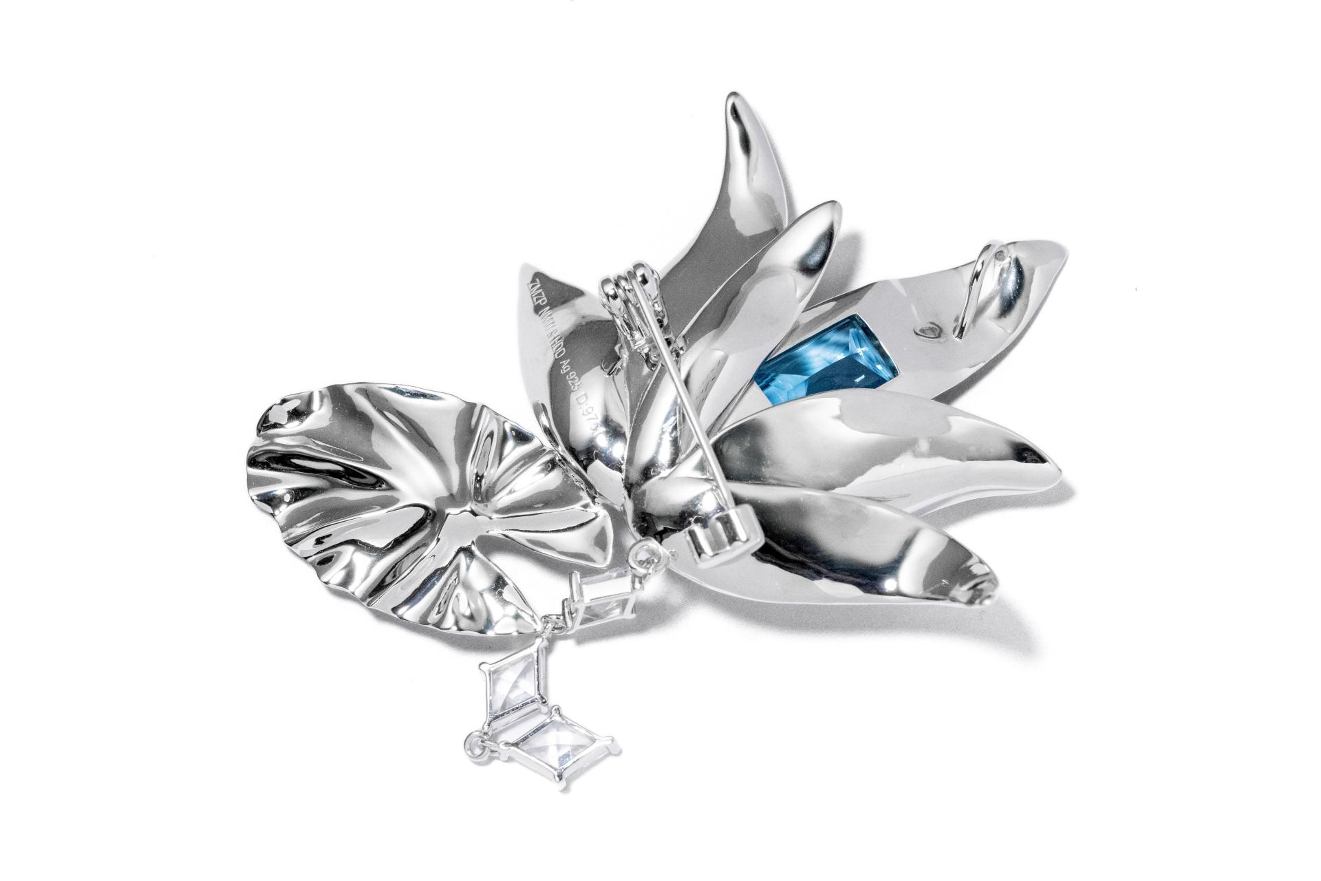 London Design Awards Winner - Lotus