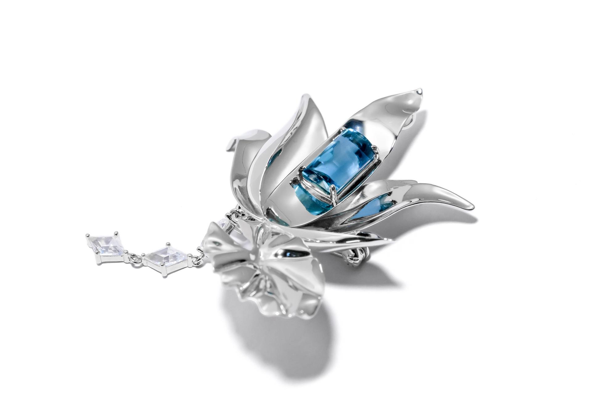 London Design Awards Winner - Lotus
