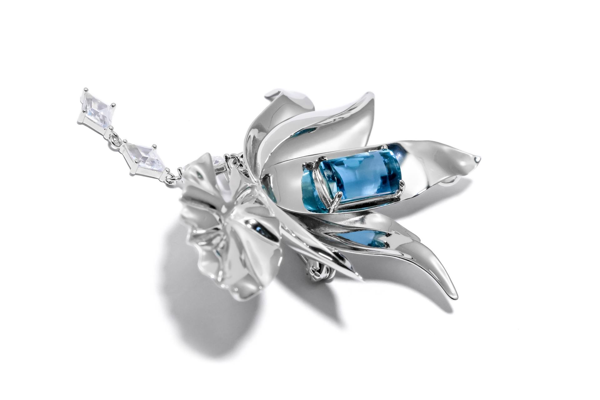 London Design Awards Winner - Lotus