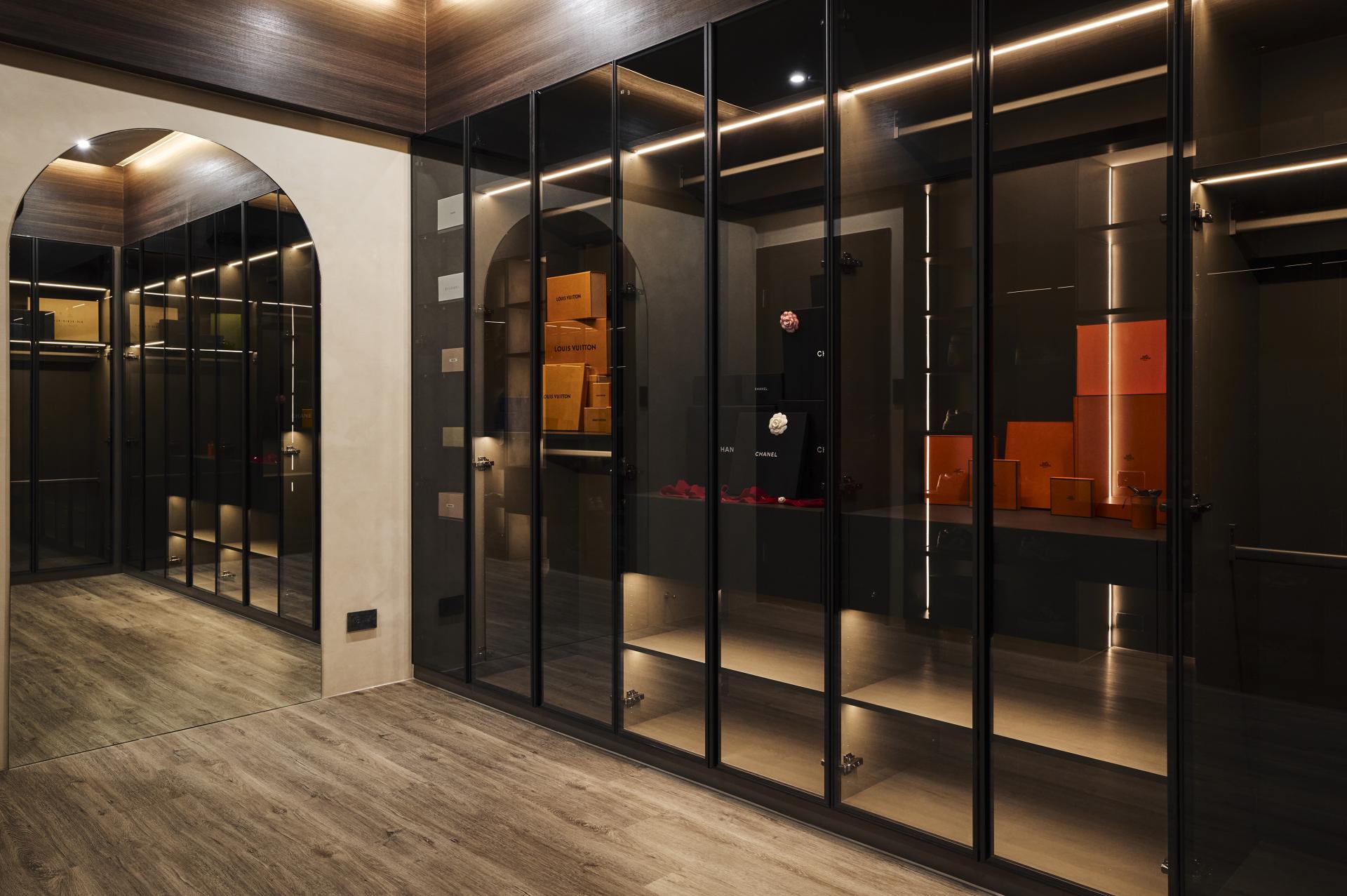 London Design Awards Winner - Silent Obsidian