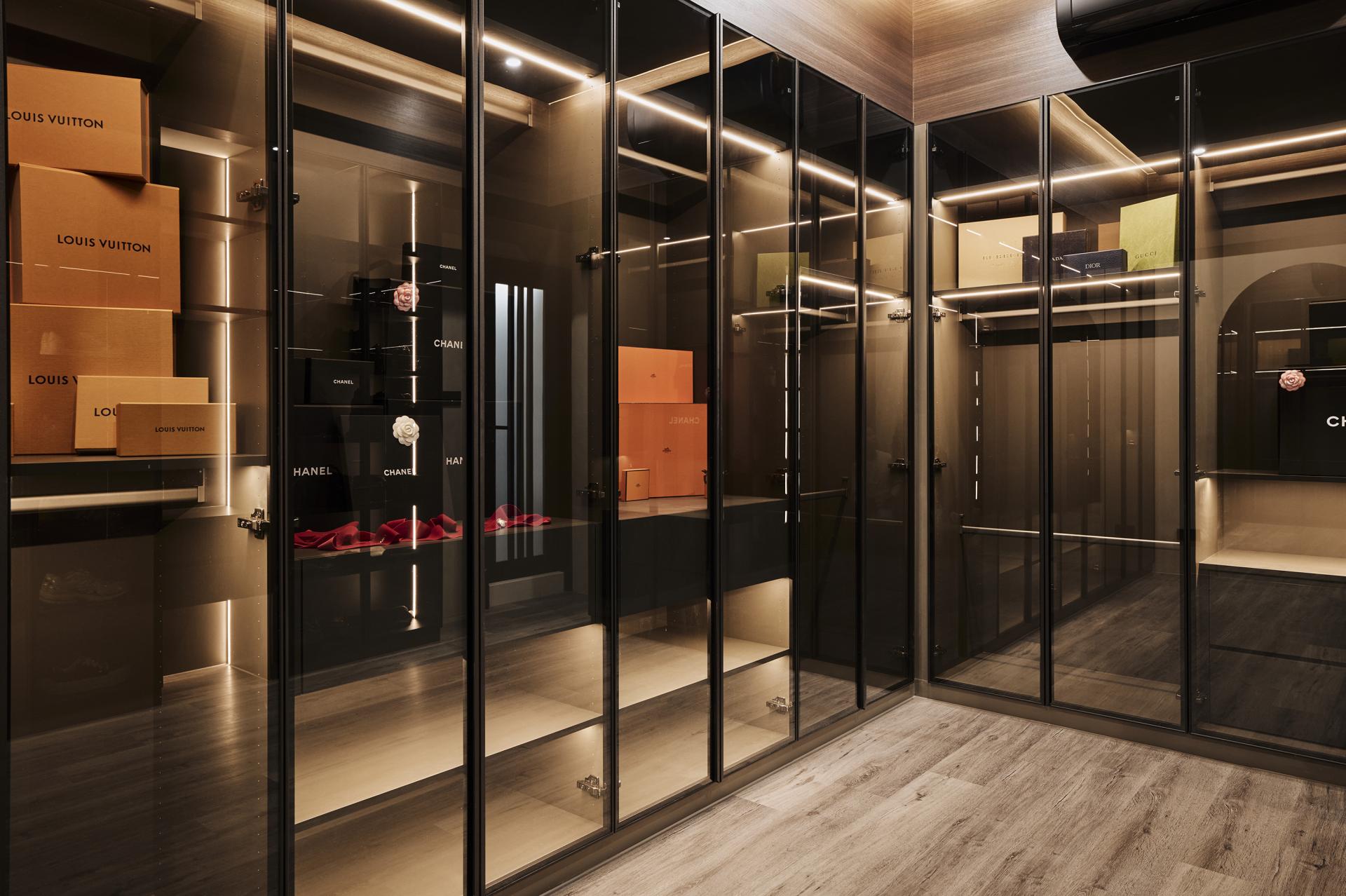 London Design Awards Winner - Silent Obsidian