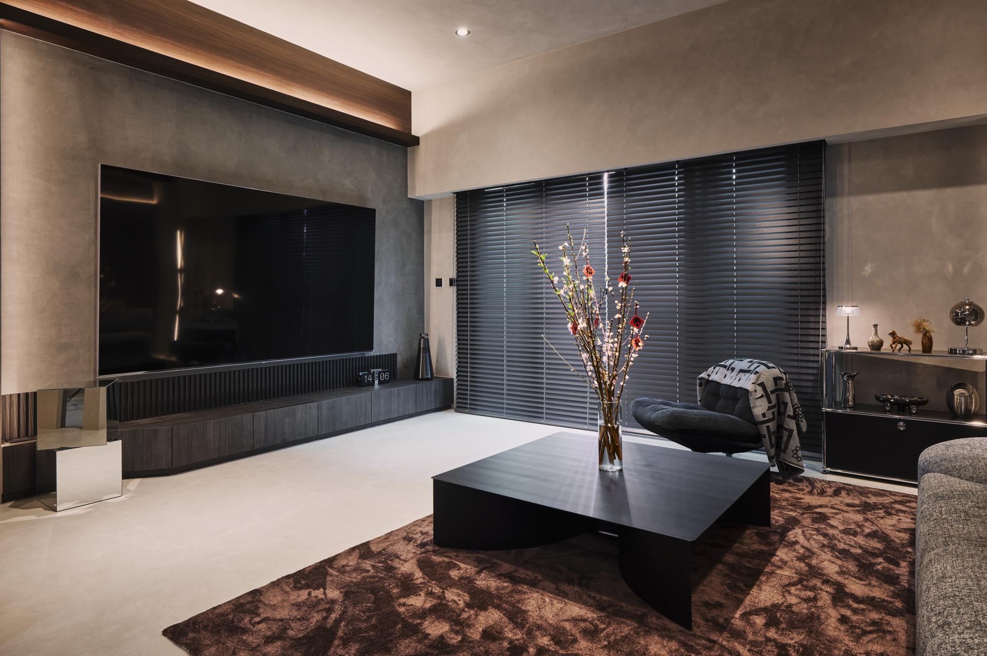 London Design Awards Winner - Silent Obsidian