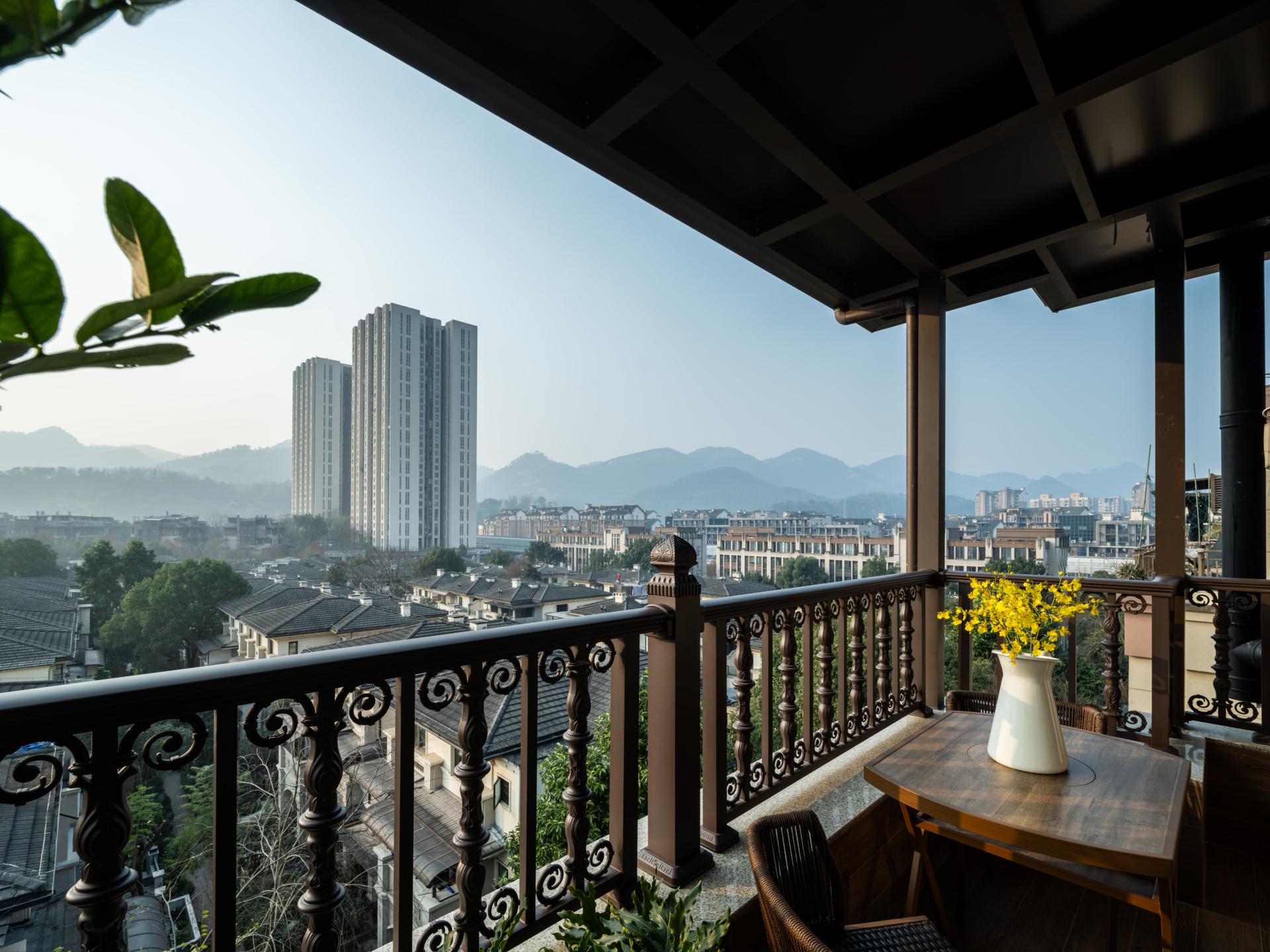 London Design Awards Winner - Block 1, Unit 1, Cluster 7, Longhu U-City Tinglanwan