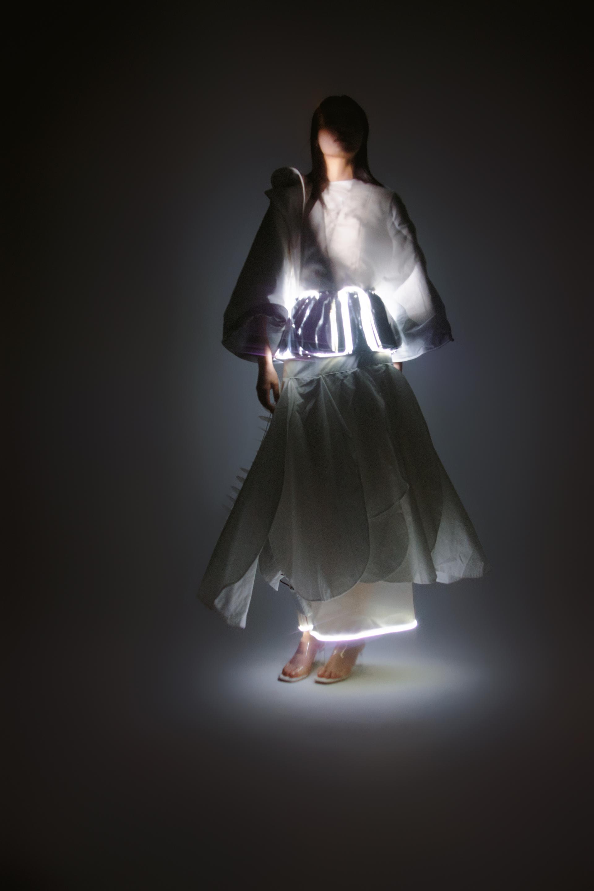 London Design Awards Winner - Out of Focus Glow