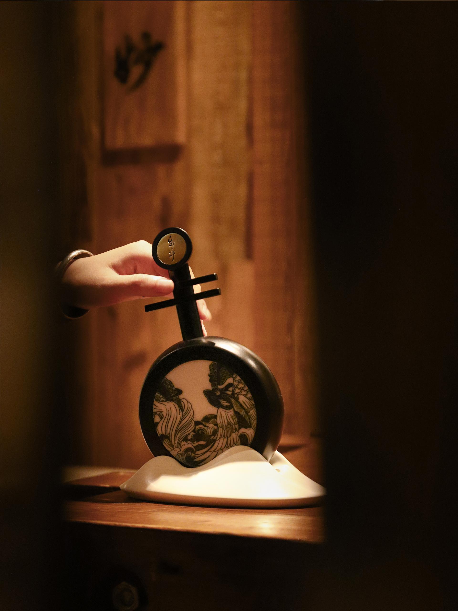 London Design Awards Winner - Classic of Mountains and Seas: Ruan Lamp