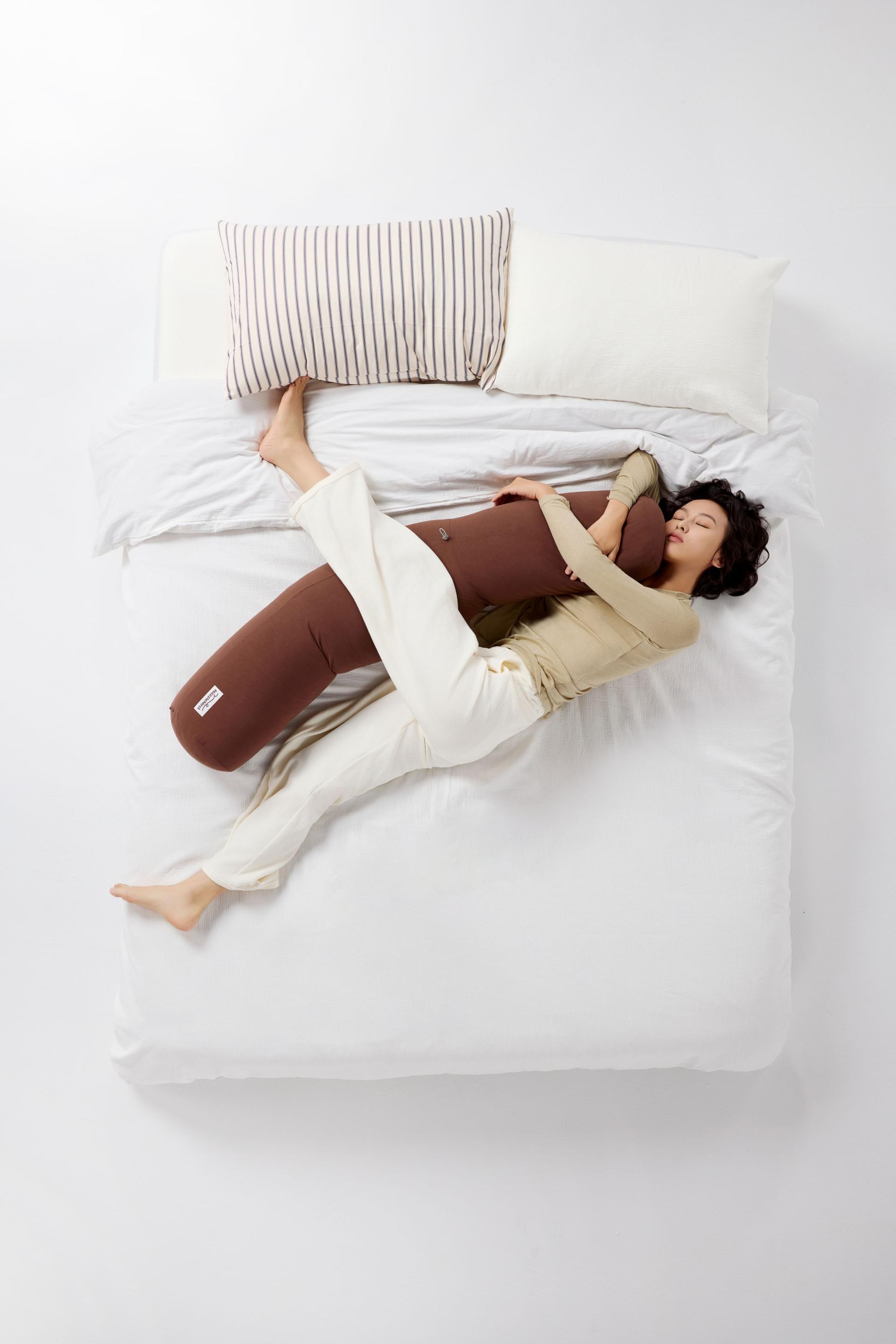 London Design Awards Winner - NazzleNest FlowForm Pillow