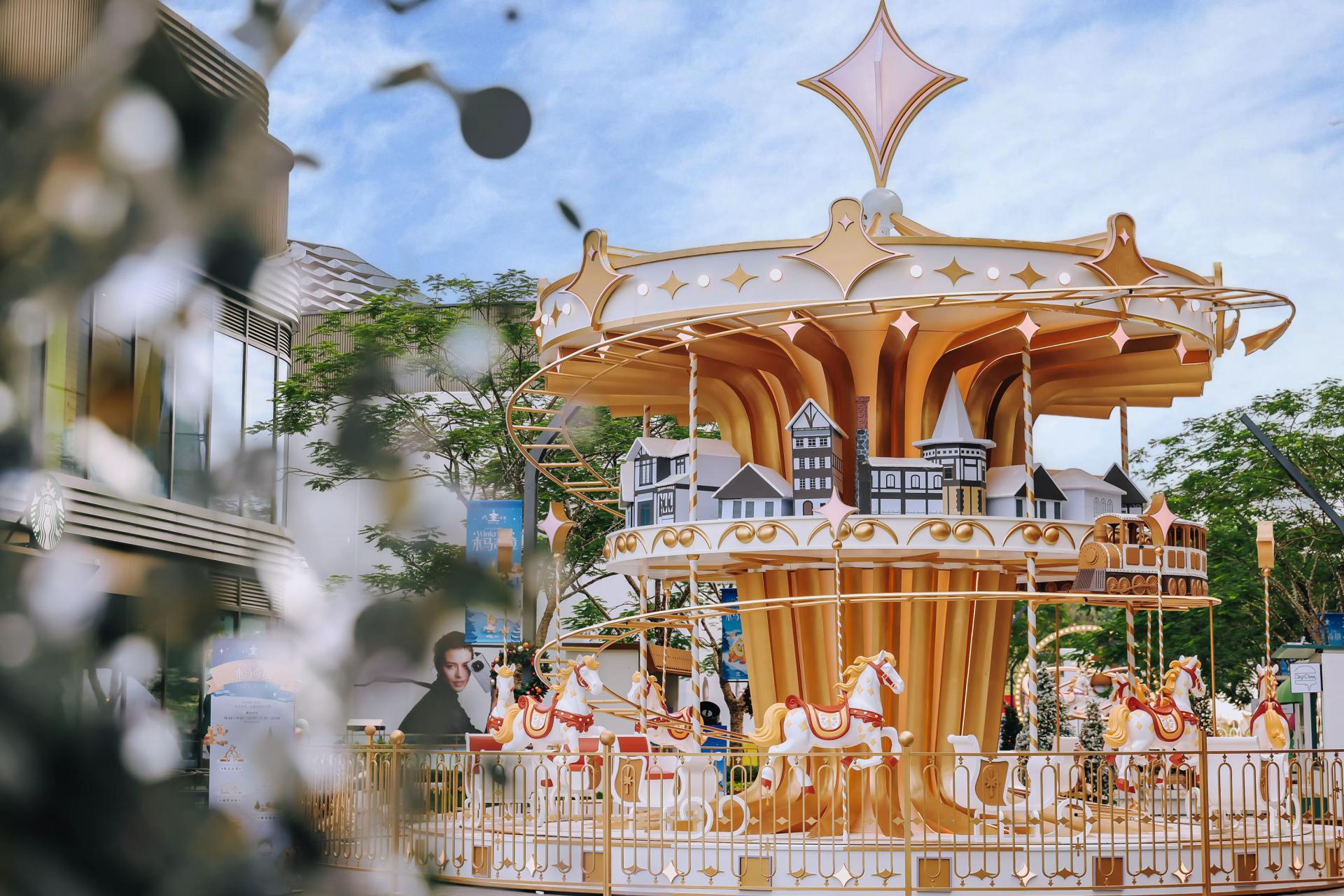 London Design Awards Winner - Carousel Winter Tale:Nordic Aurora Village