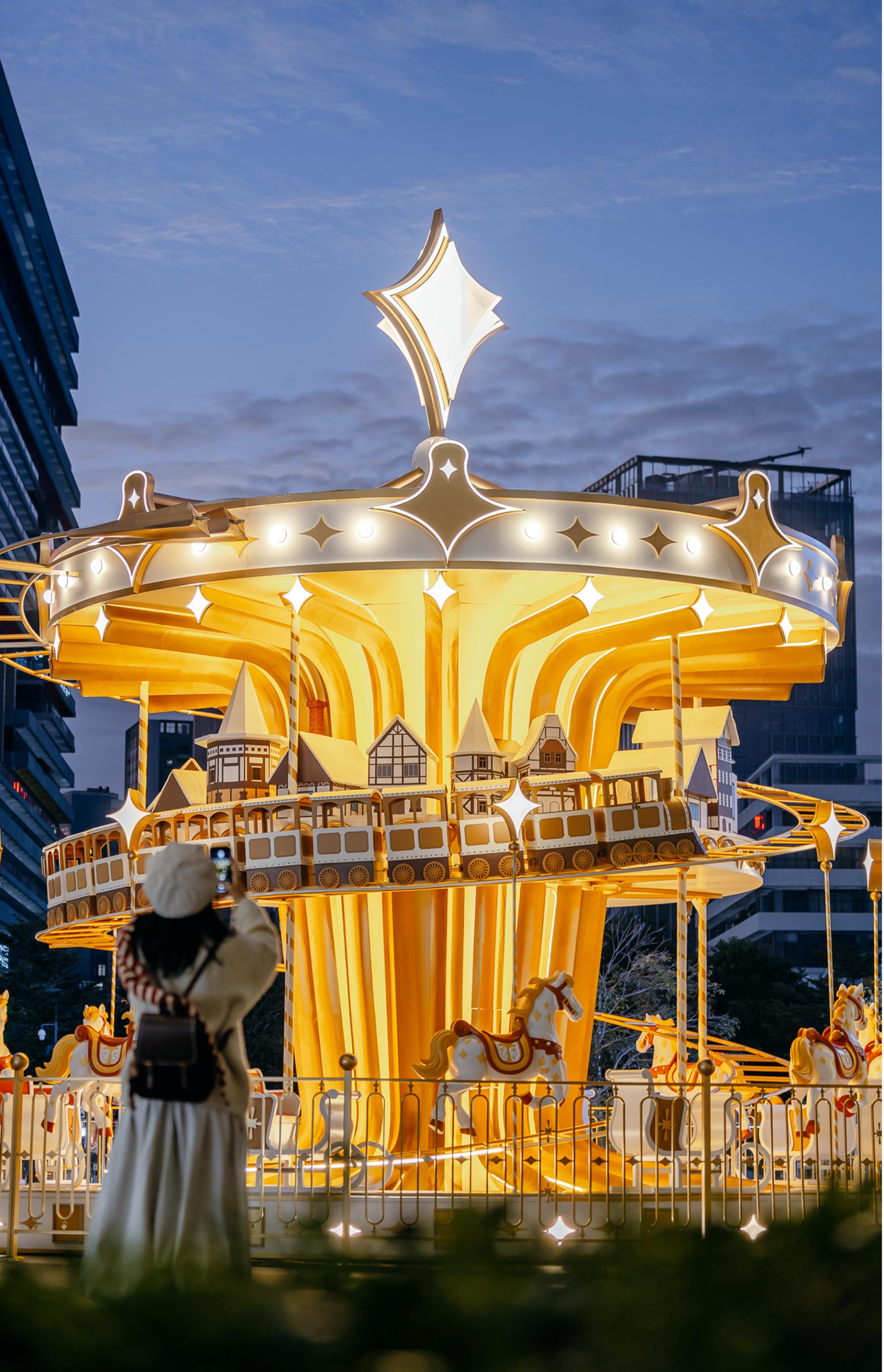 London Design Awards Winner - Carousel Winter Tale:Nordic Aurora Village