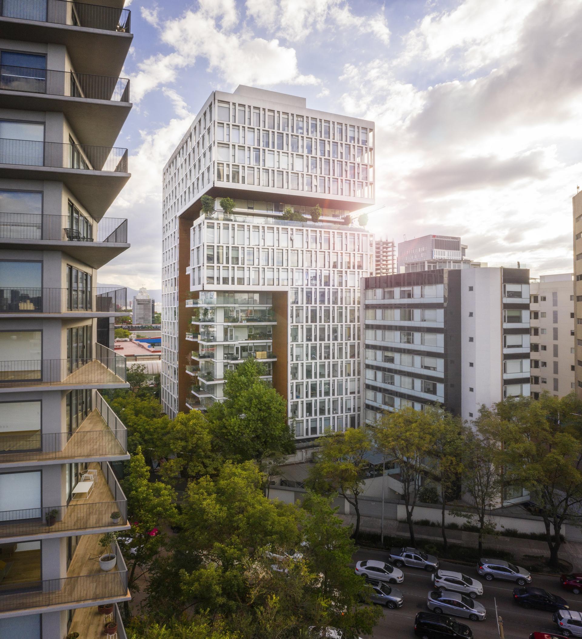 London Design Awards Winner - ICON Condesa