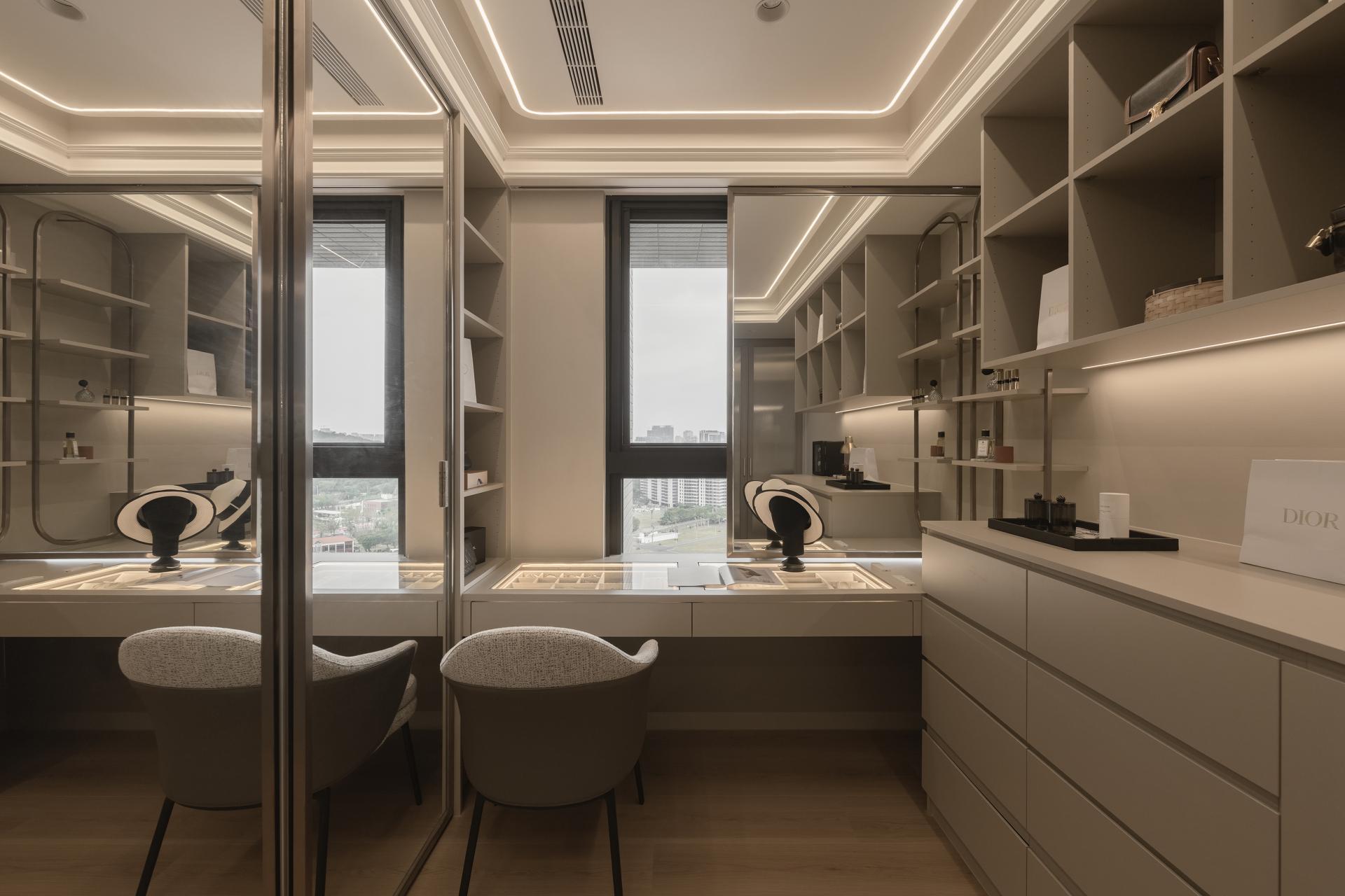 London Design Awards Winner - Misty Glow
