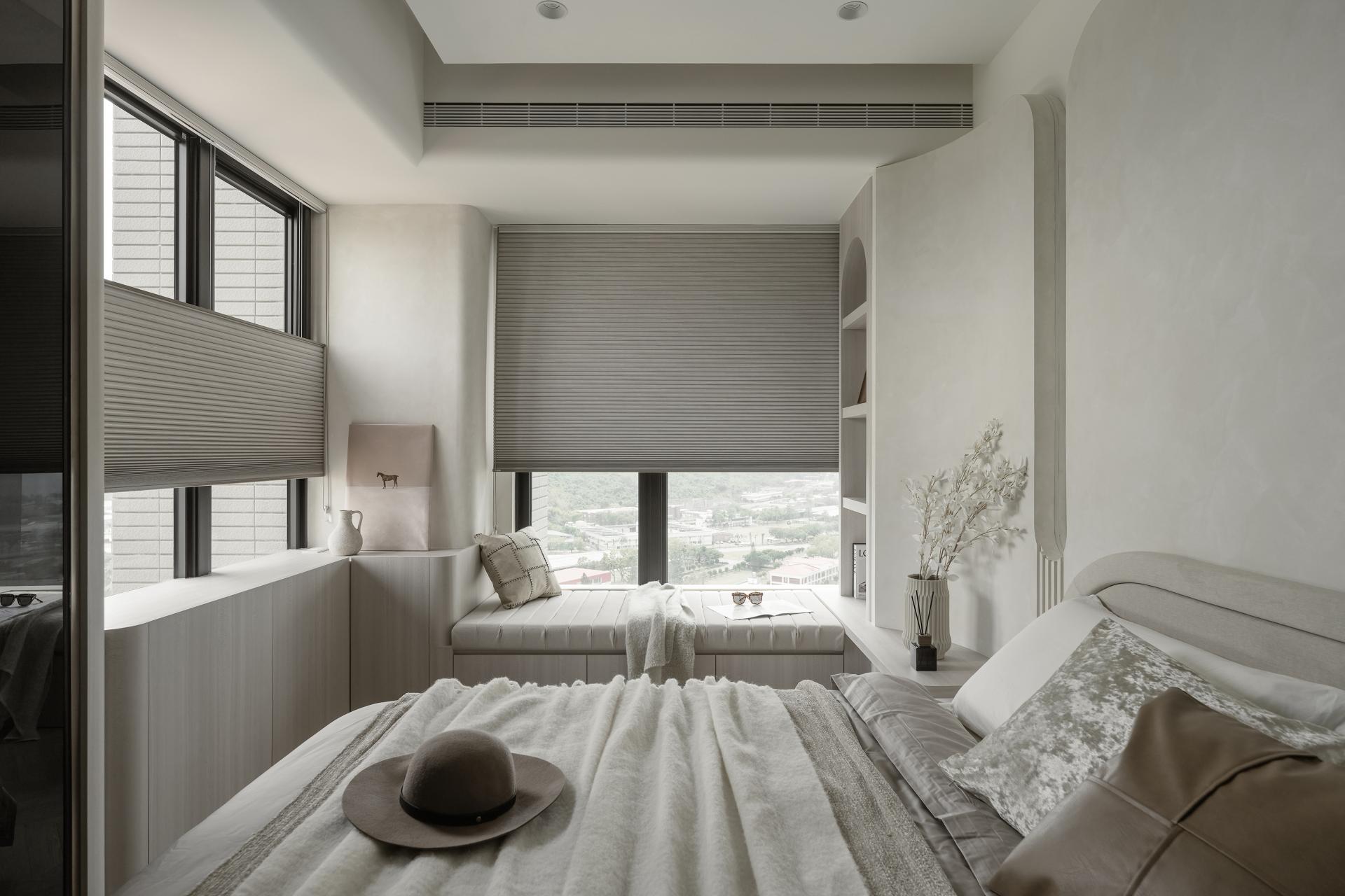 London Design Awards Winner - Misty Glow