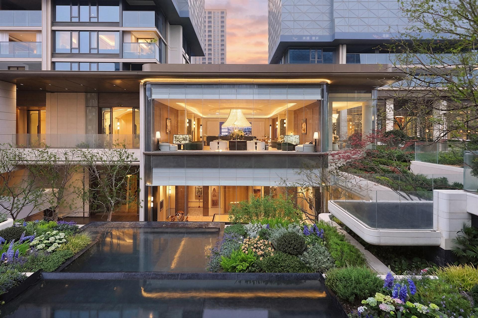London Design Awards Winner - City Of Radiance
