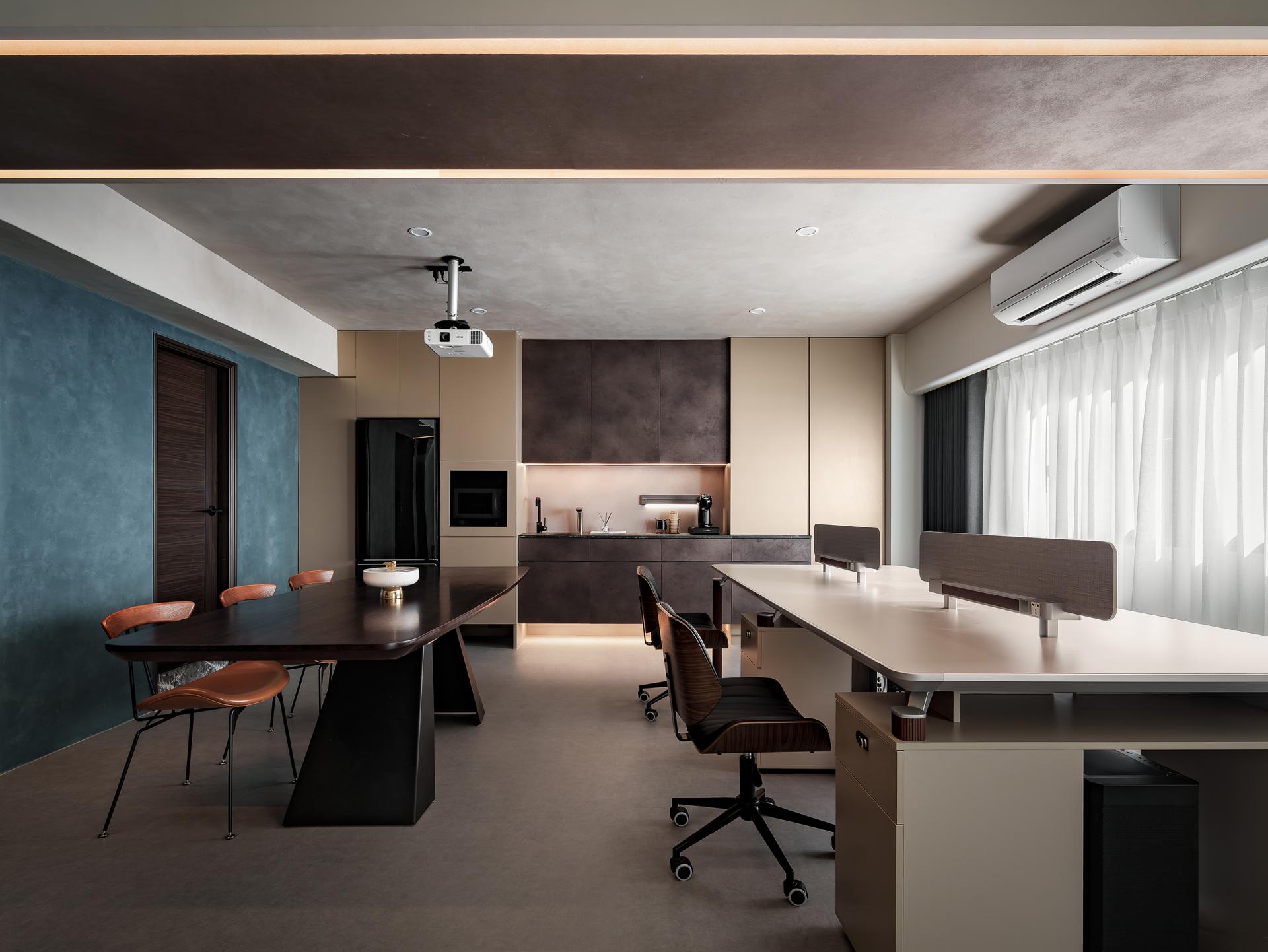 London Design Awards Winner - Midnight Sphere