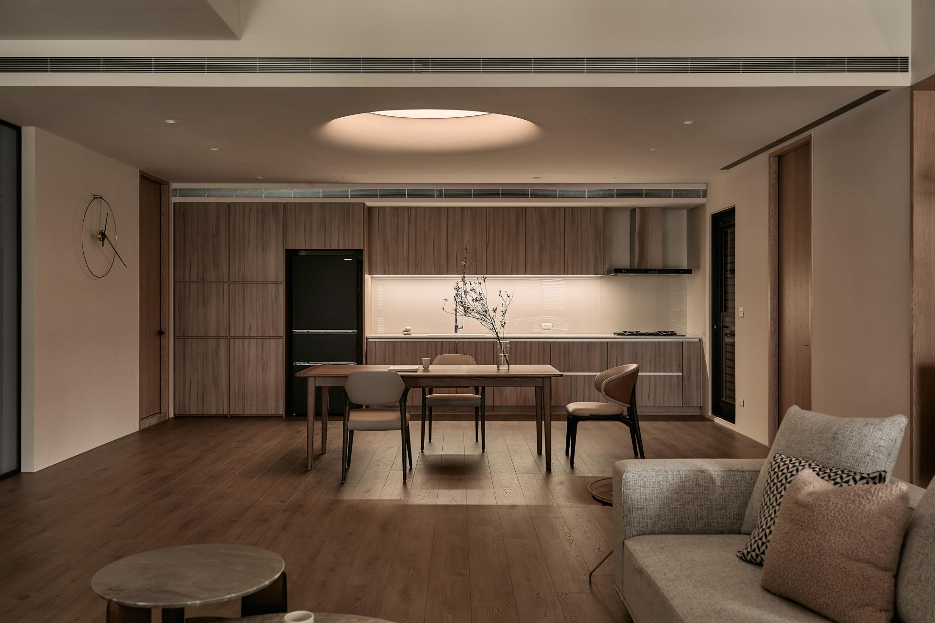 London Design Awards Winner - Resonant Moonlight