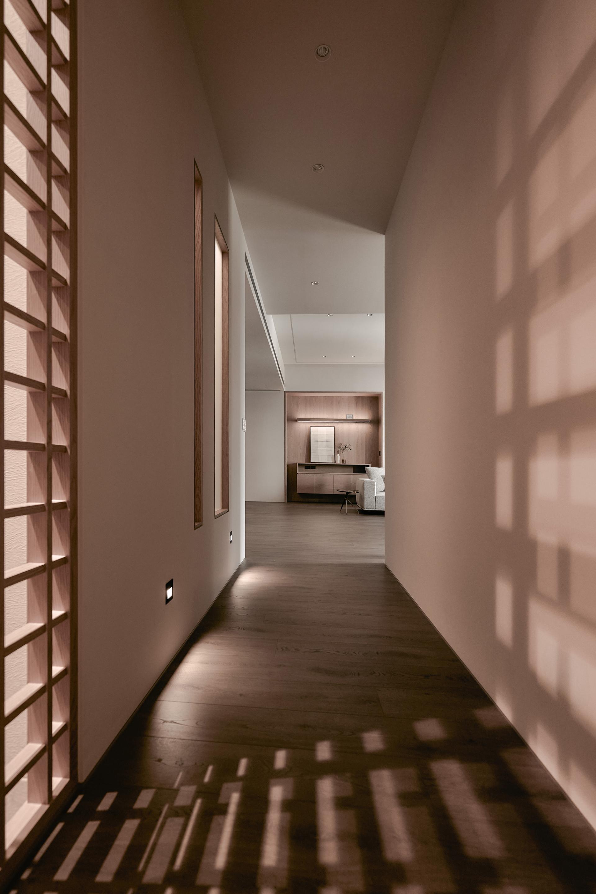 London Design Awards Winner - Resonant Moonlight