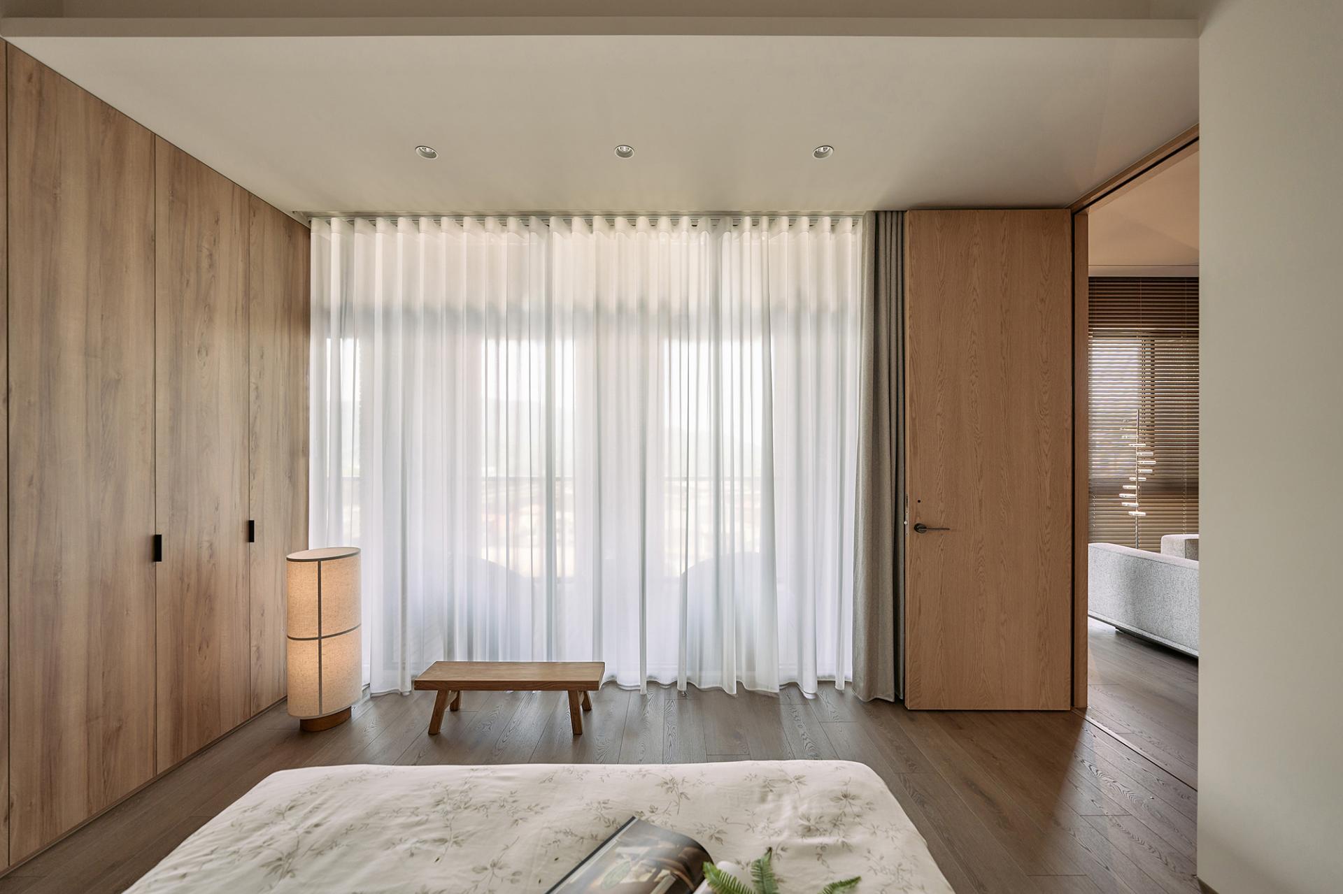 London Design Awards Winner - Resonant Moonlight
