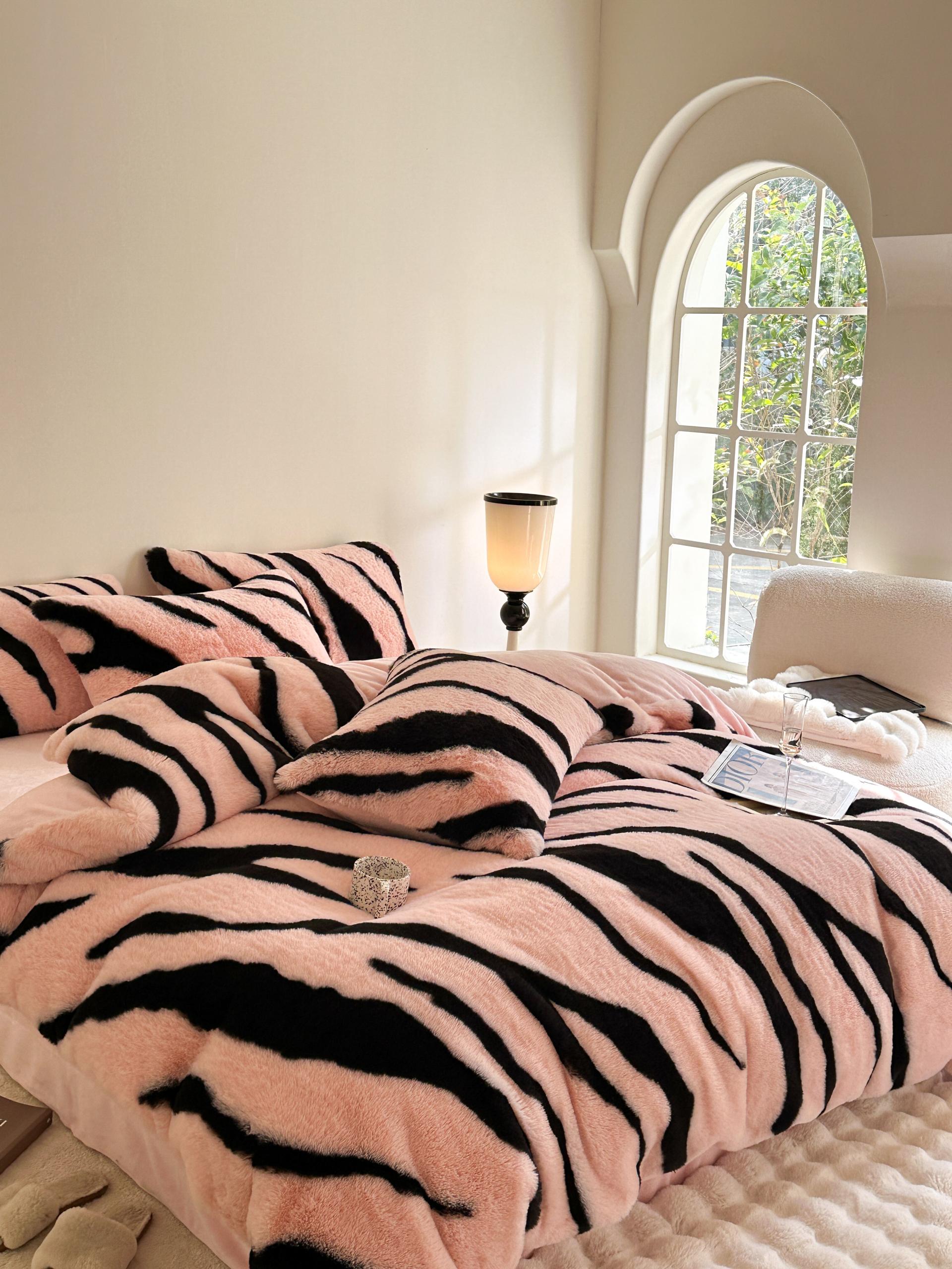 London Design Awards Winner - CHAOER Four-Piece Bedding Set Preference Series