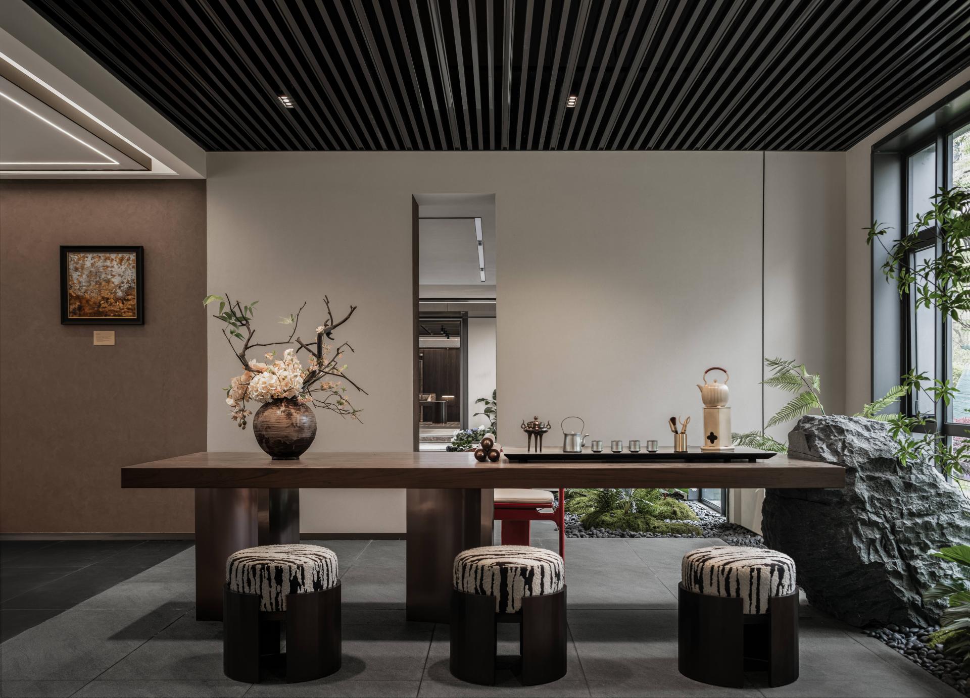 London Design Awards Winner - Honor Mansion Open Floor