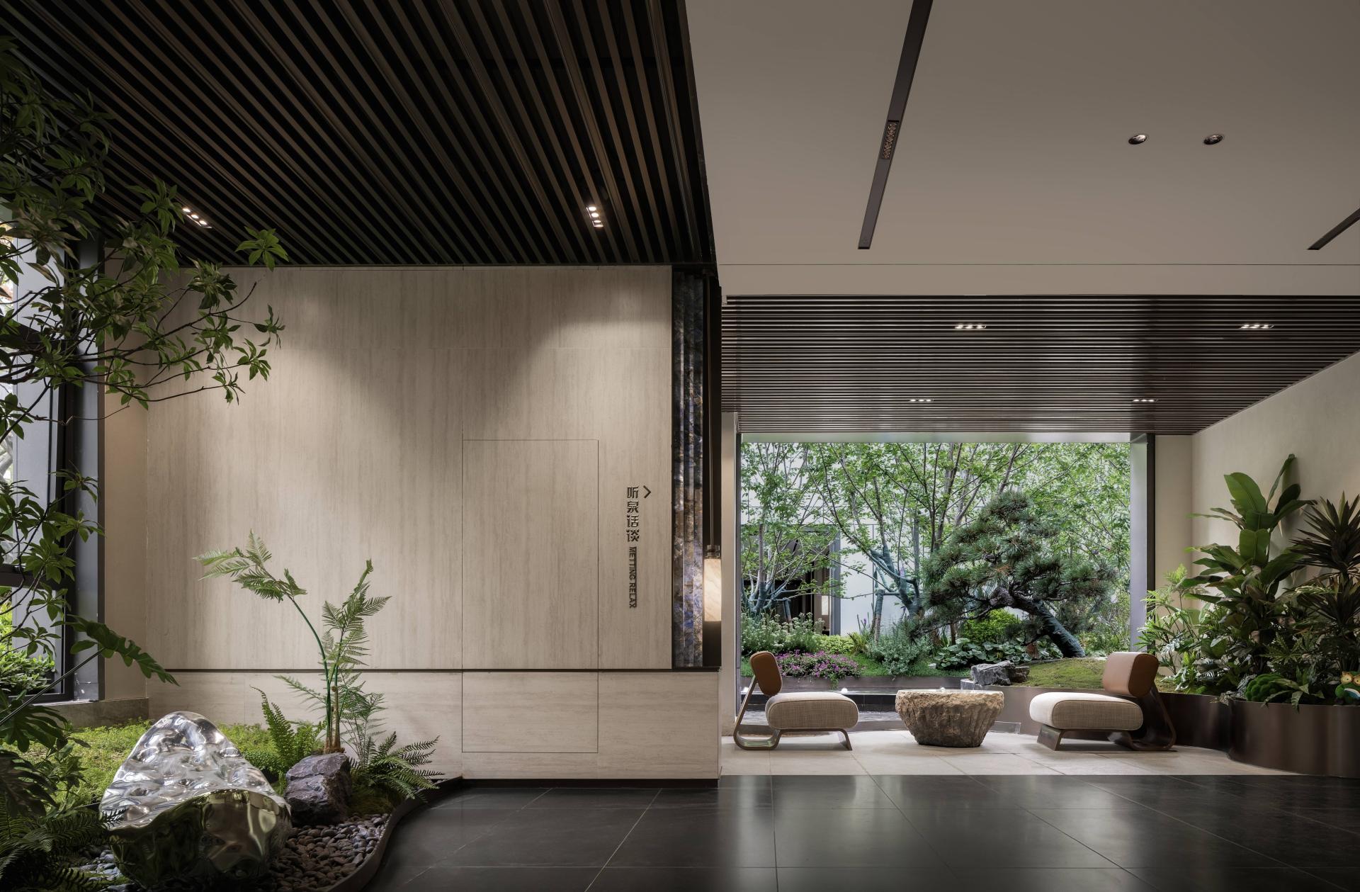 London Design Awards Winner - Honor Mansion Open Floor