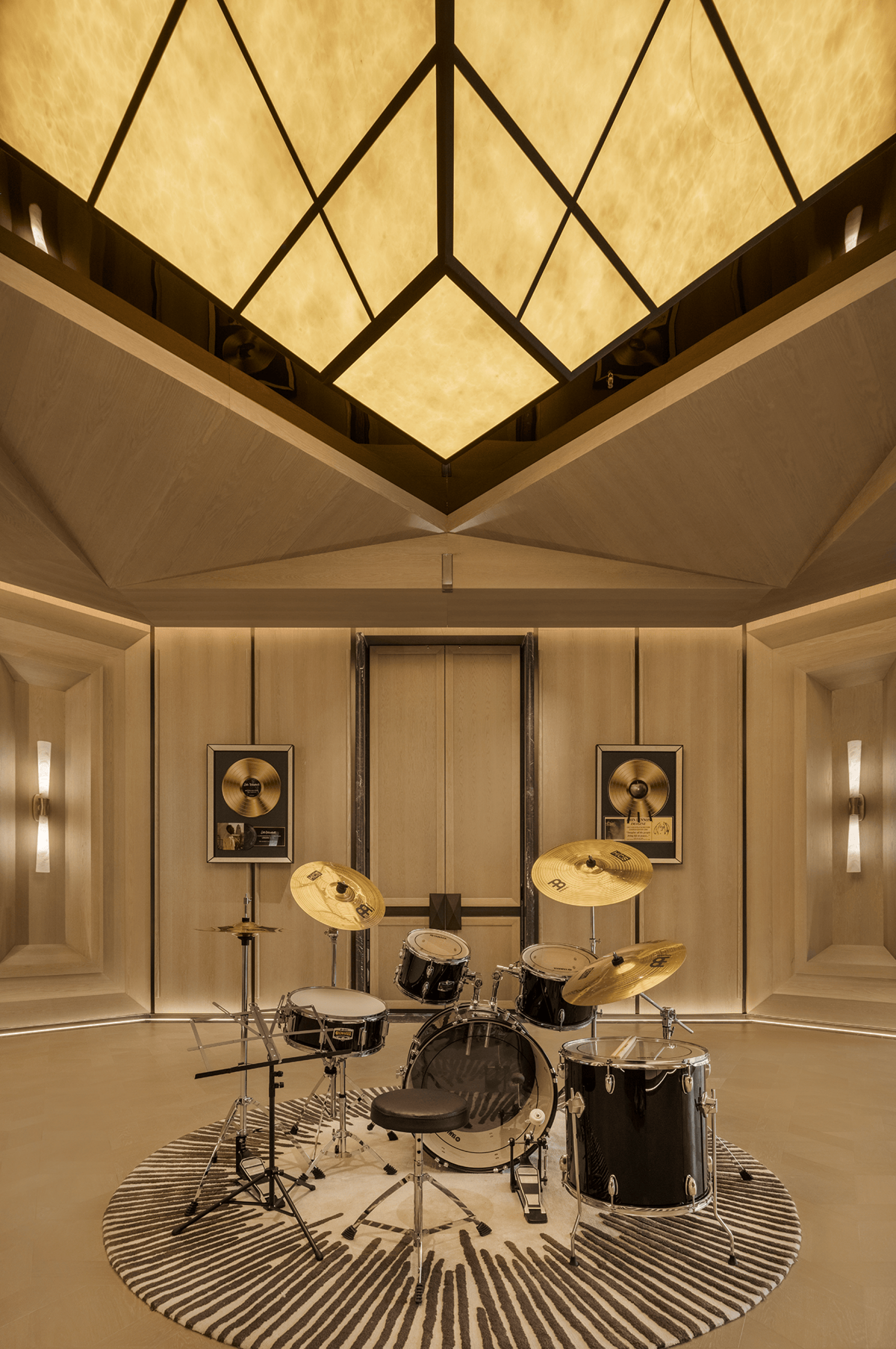 London Design Awards Winner - CREC SELECT