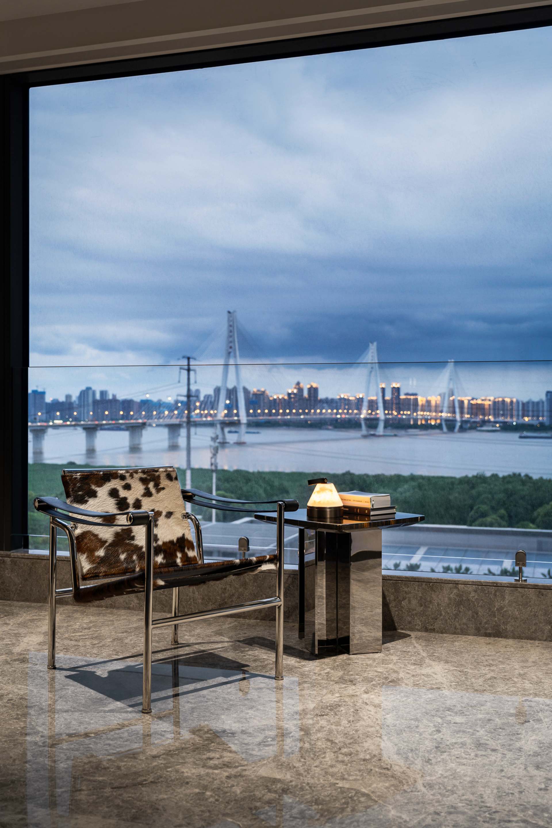 London Design Awards Winner - High-End Residential Model Home Soft Decoration Design