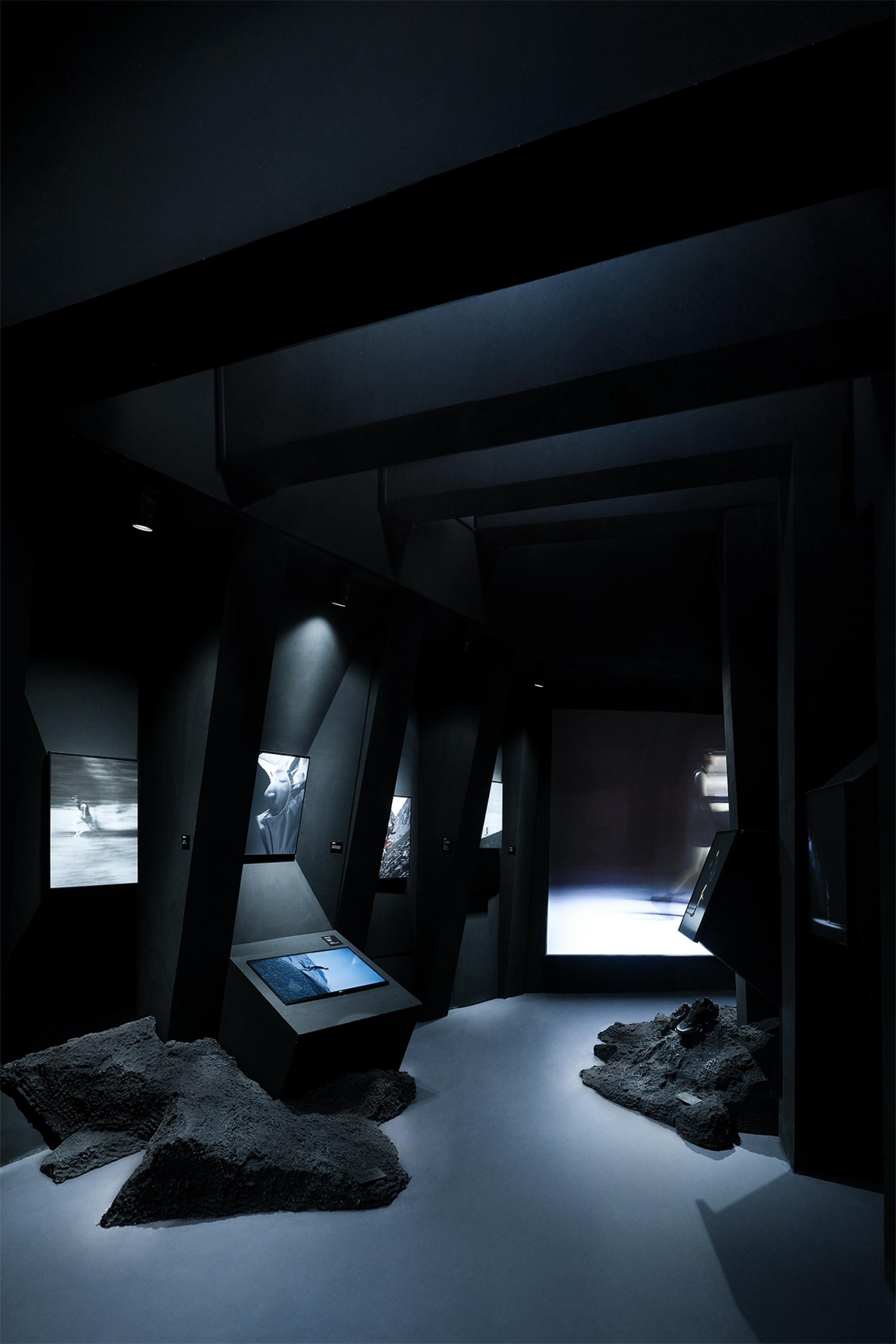 London Design Awards Winner - Faultline Pavilion
