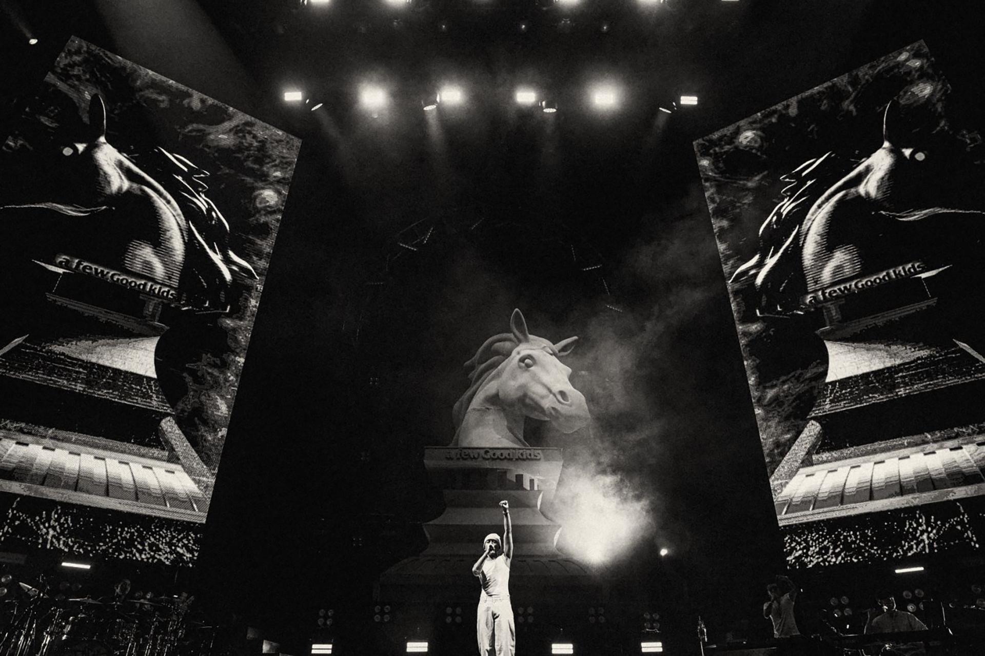 London Design Awards Winner - Masiwei Dark Horse Season Stage Design