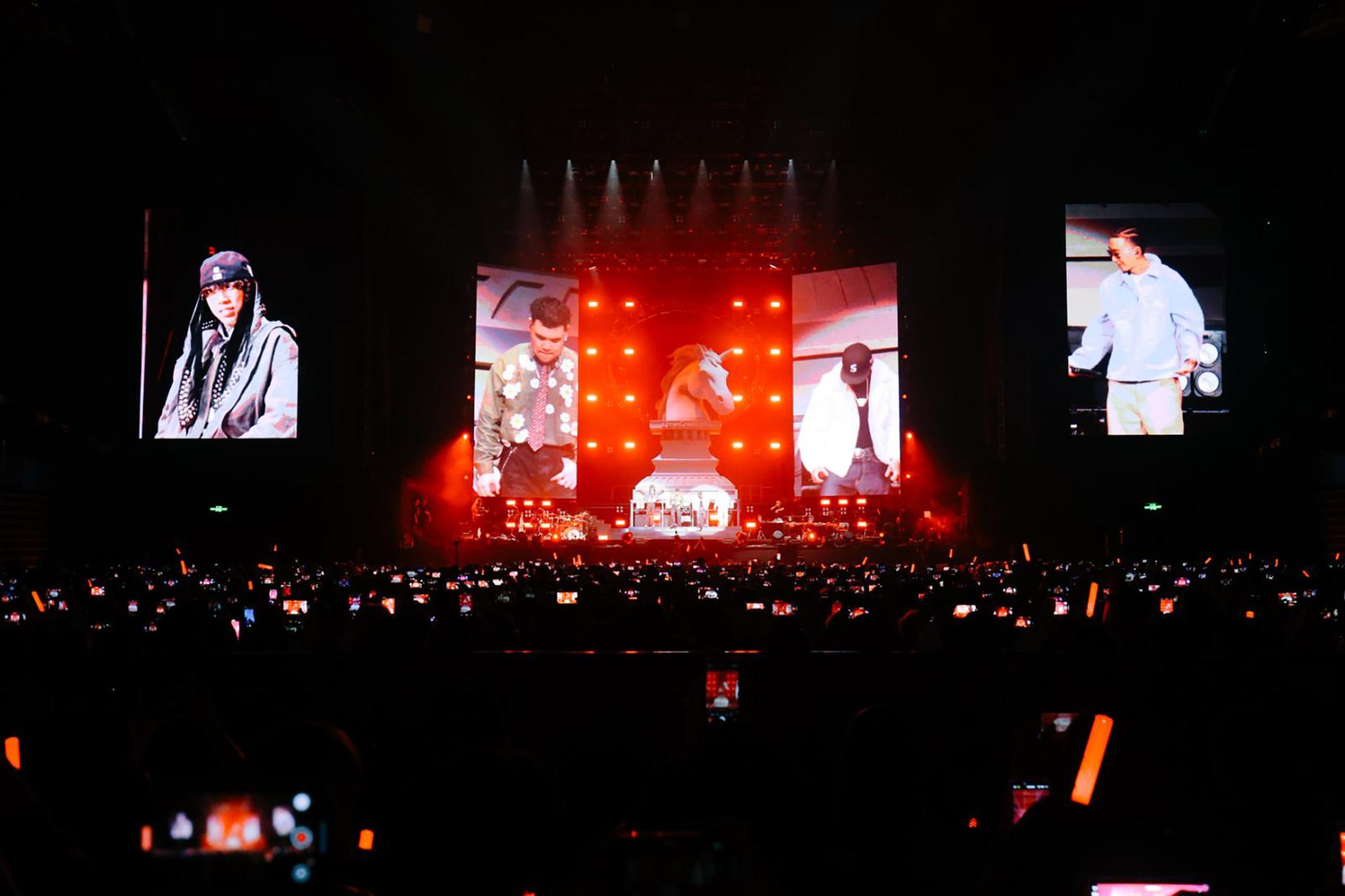 London Design Awards Winner - Masiwei Dark Horse Season Stage Design