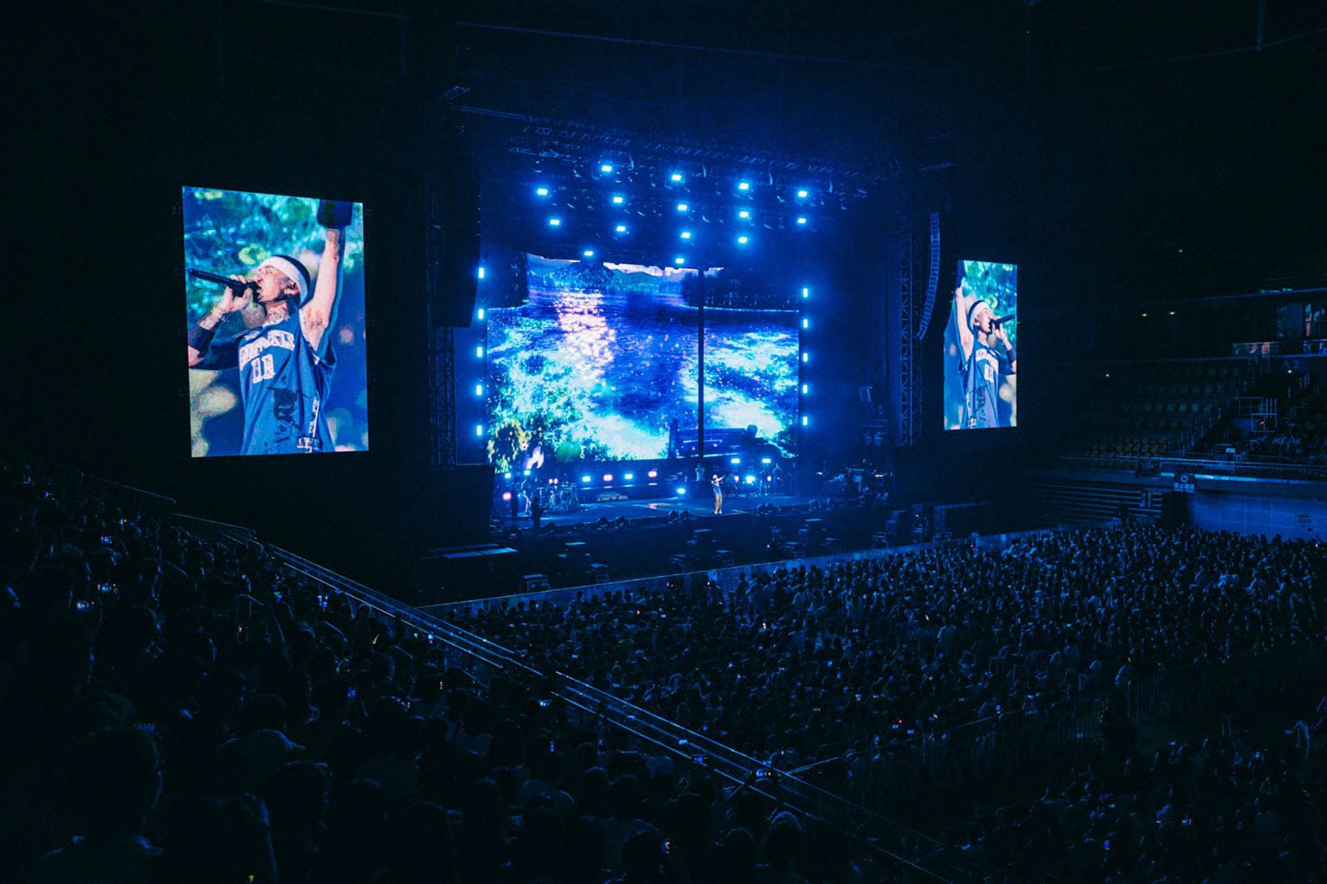 London Design Awards Winner - Masiwei Dark Horse Season Stage Design
