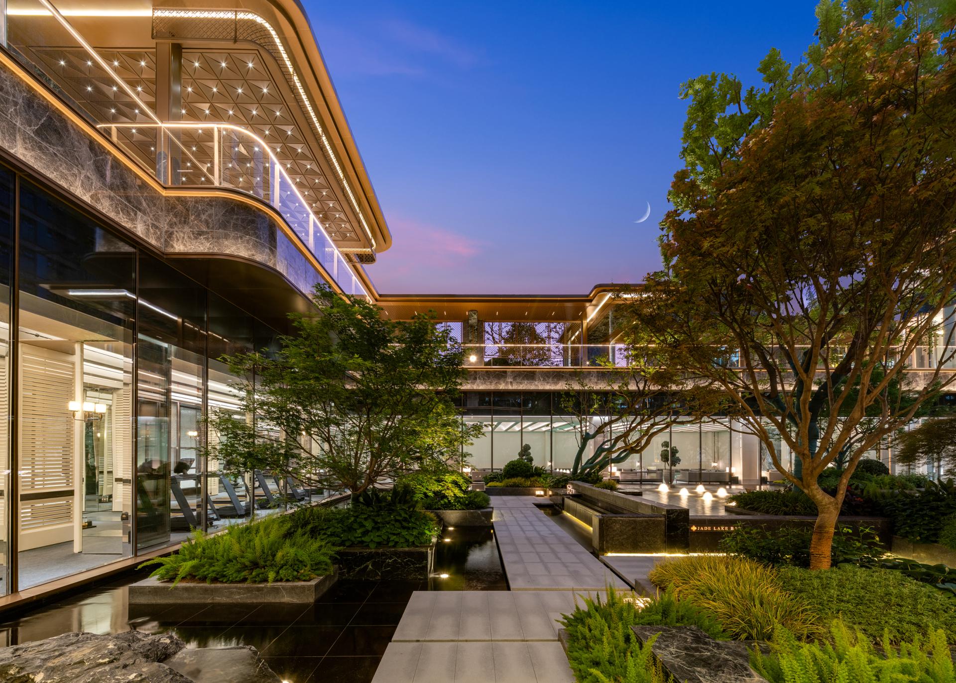London Design Awards Winner - JADE LAKE BAY