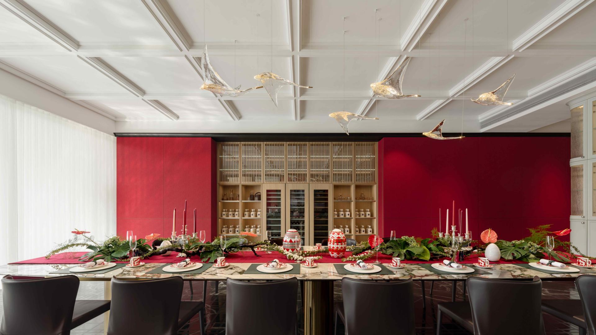 London Design Awards Winner - Manta Ray Chandelier