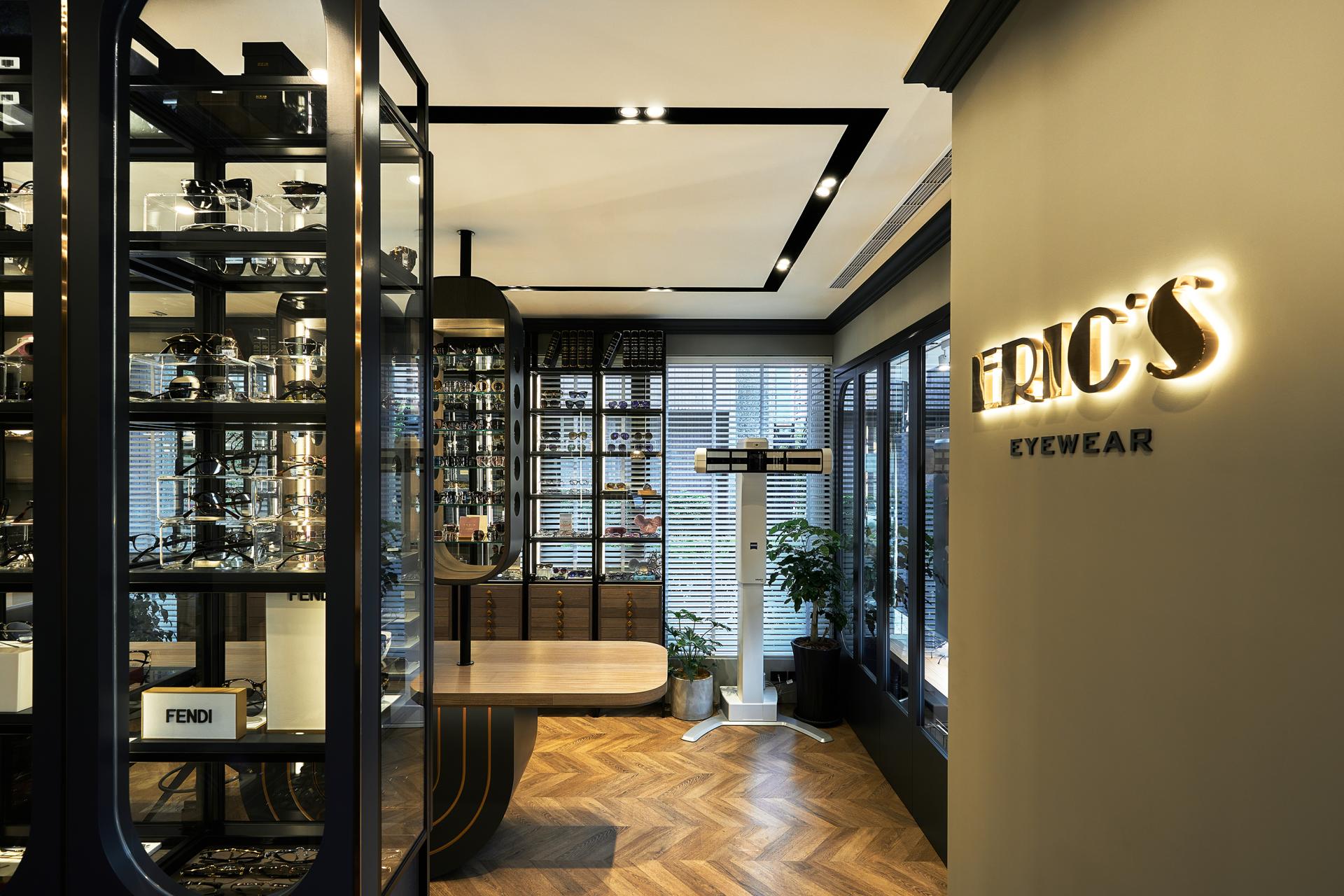London Design Awards Winner - Moments in Reflection