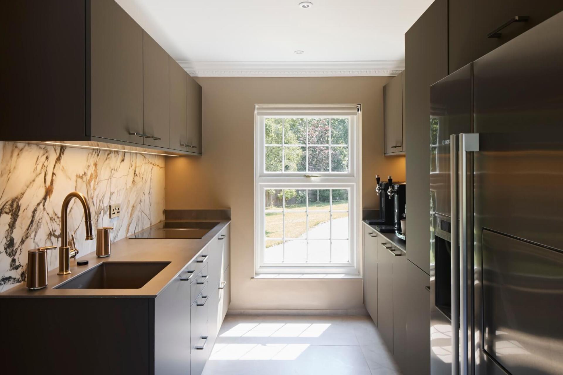 London Design Awards Winner - Sway Country Home Kitchen