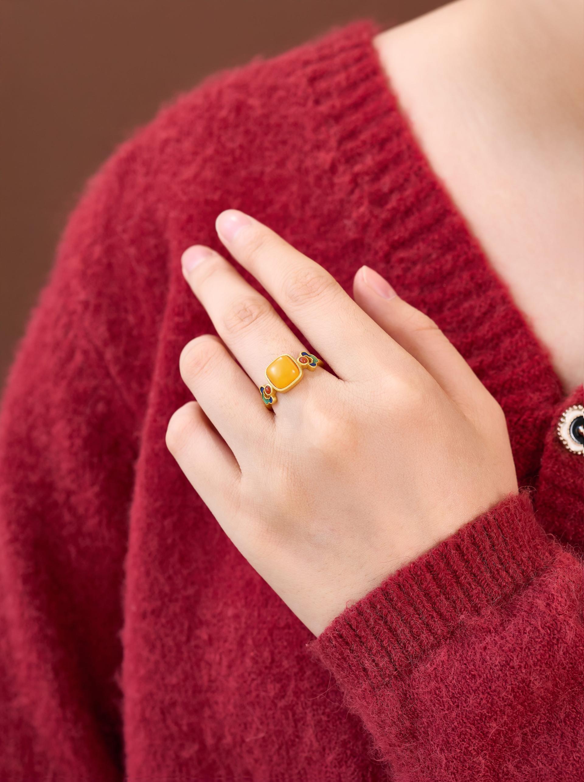 London Design Awards Winner - MiNi Amber Ring