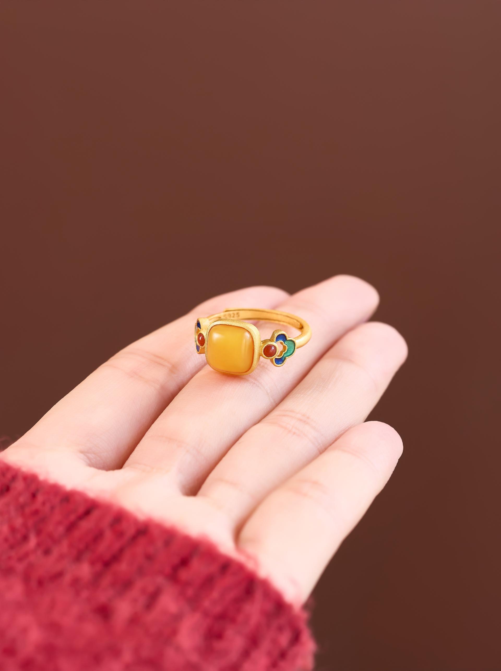 London Design Awards Winner - MiNi Amber Ring