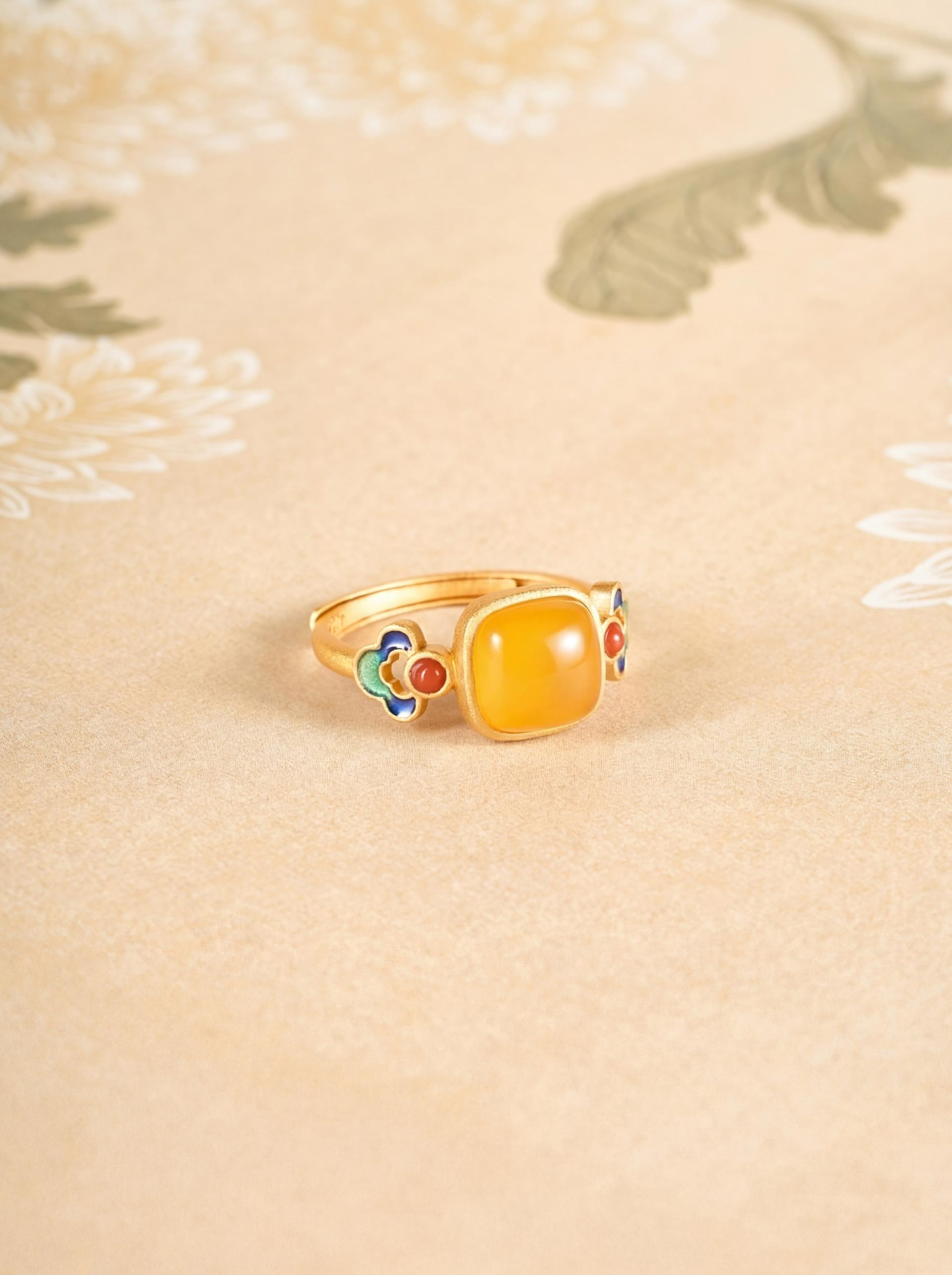 London Design Awards Winner - MiNi Amber Ring