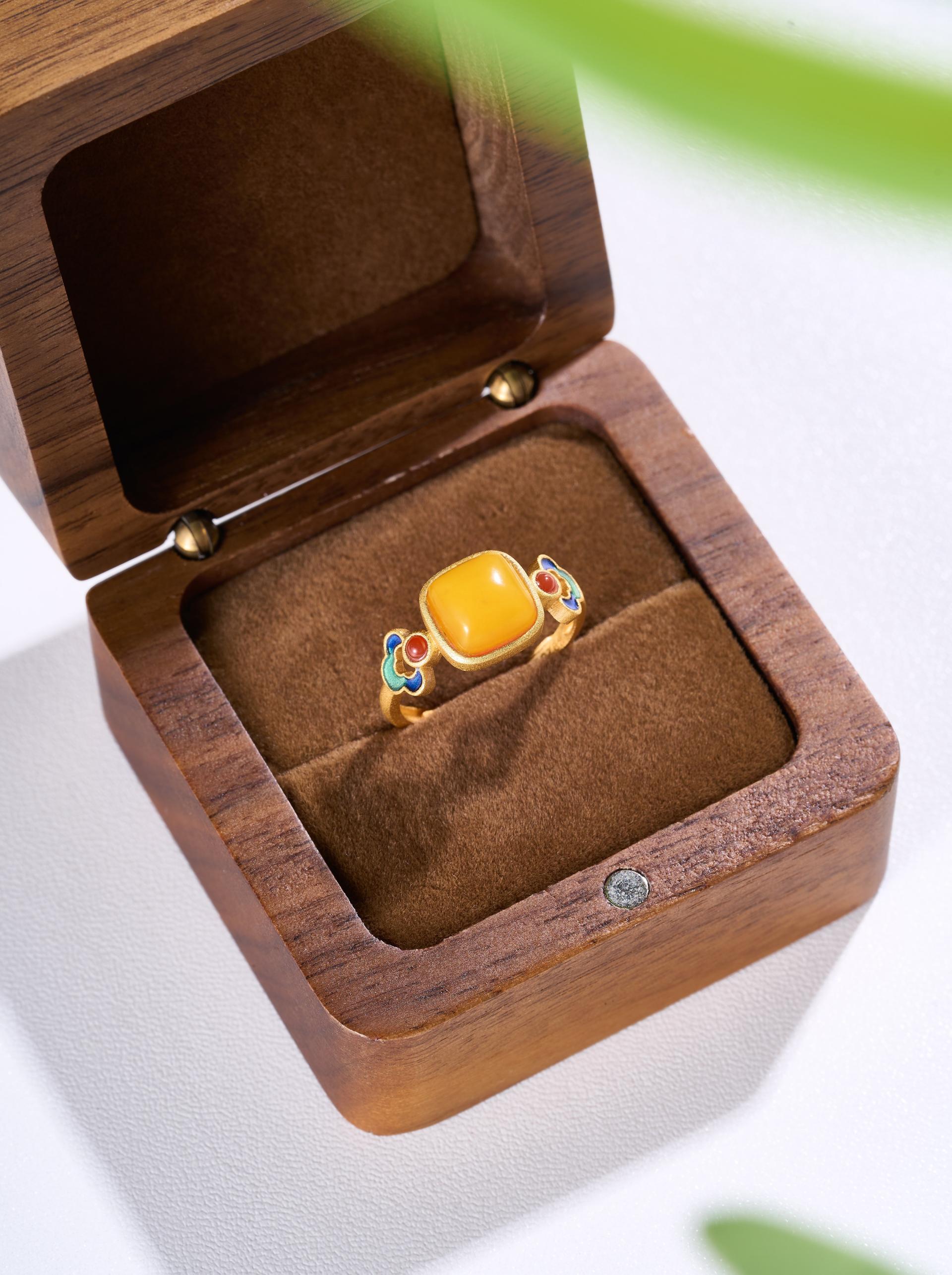 London Design Awards Winner - MiNi Amber Ring