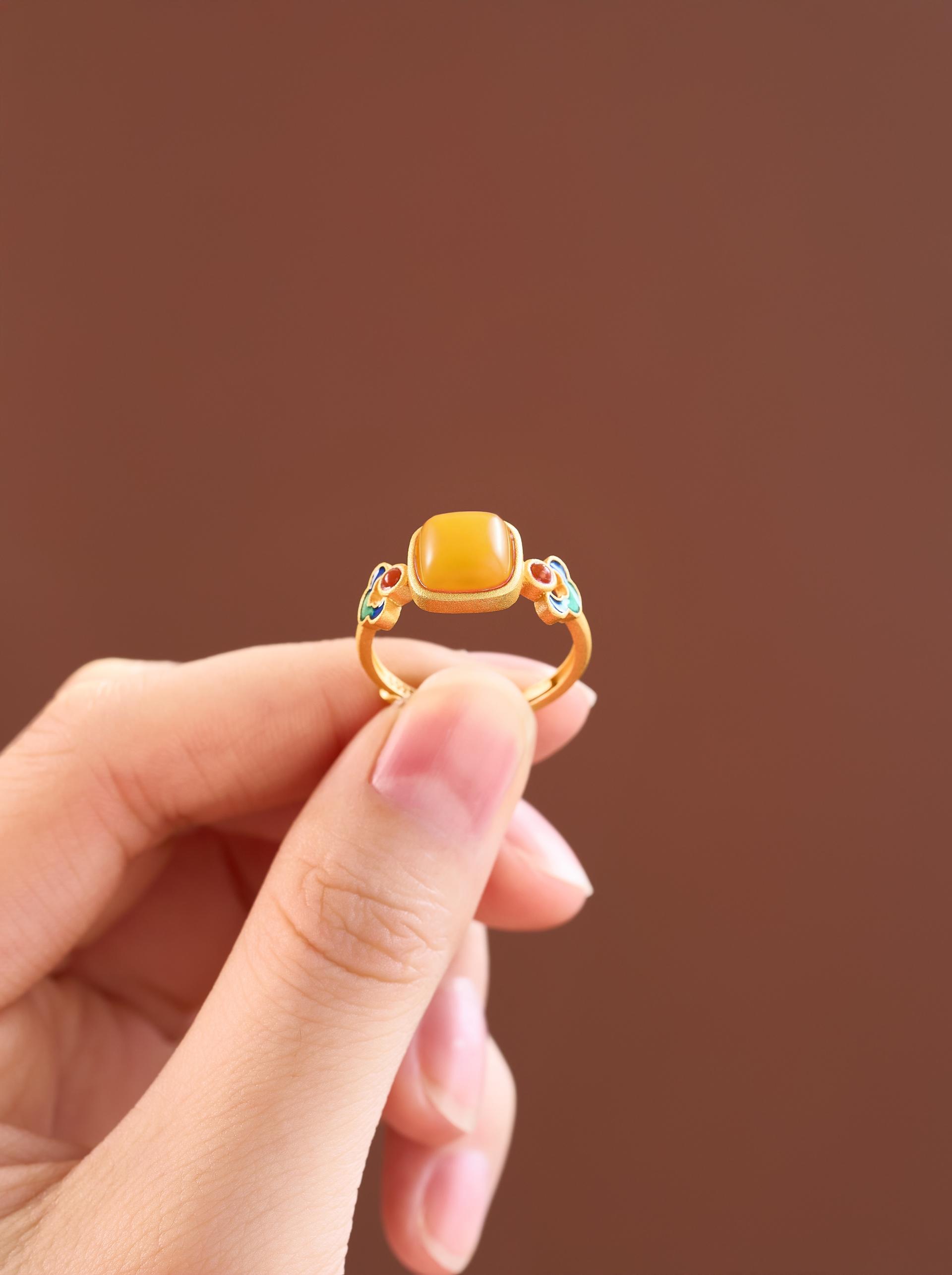 London Design Awards Winner - MiNi Amber Ring