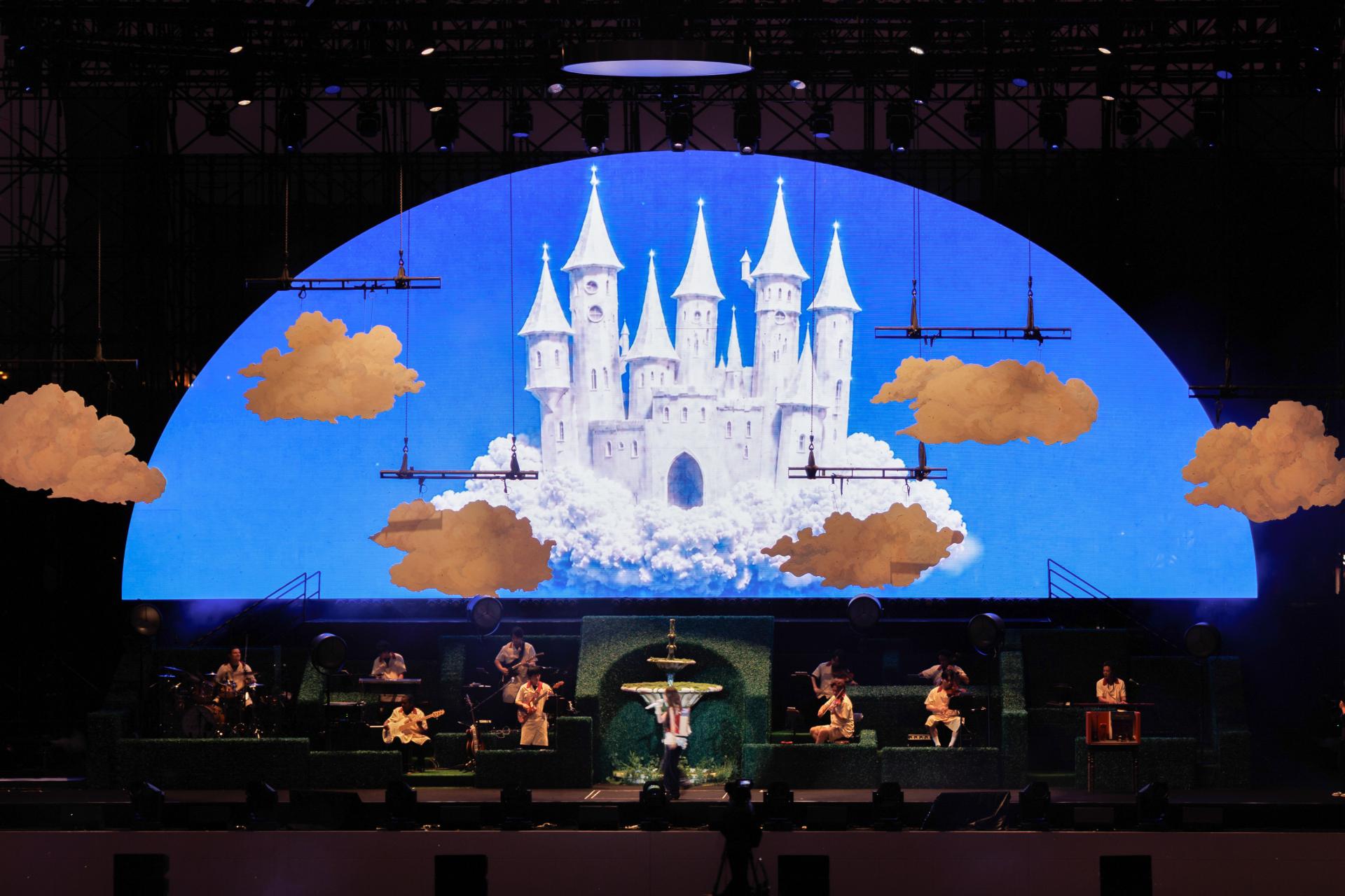 London Design Awards Winner - 2026 NANAOUYANG Shanghai Concert: Playlist Carnival