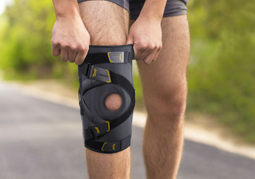 London Design Awards - Multi-strap Flexible Hinged Neoprene Knee Pads