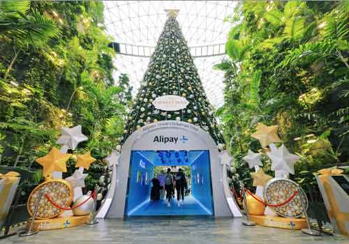 London Design Awards - Alipay+ Xmas Pop-up Store At Singapore Changi Airport